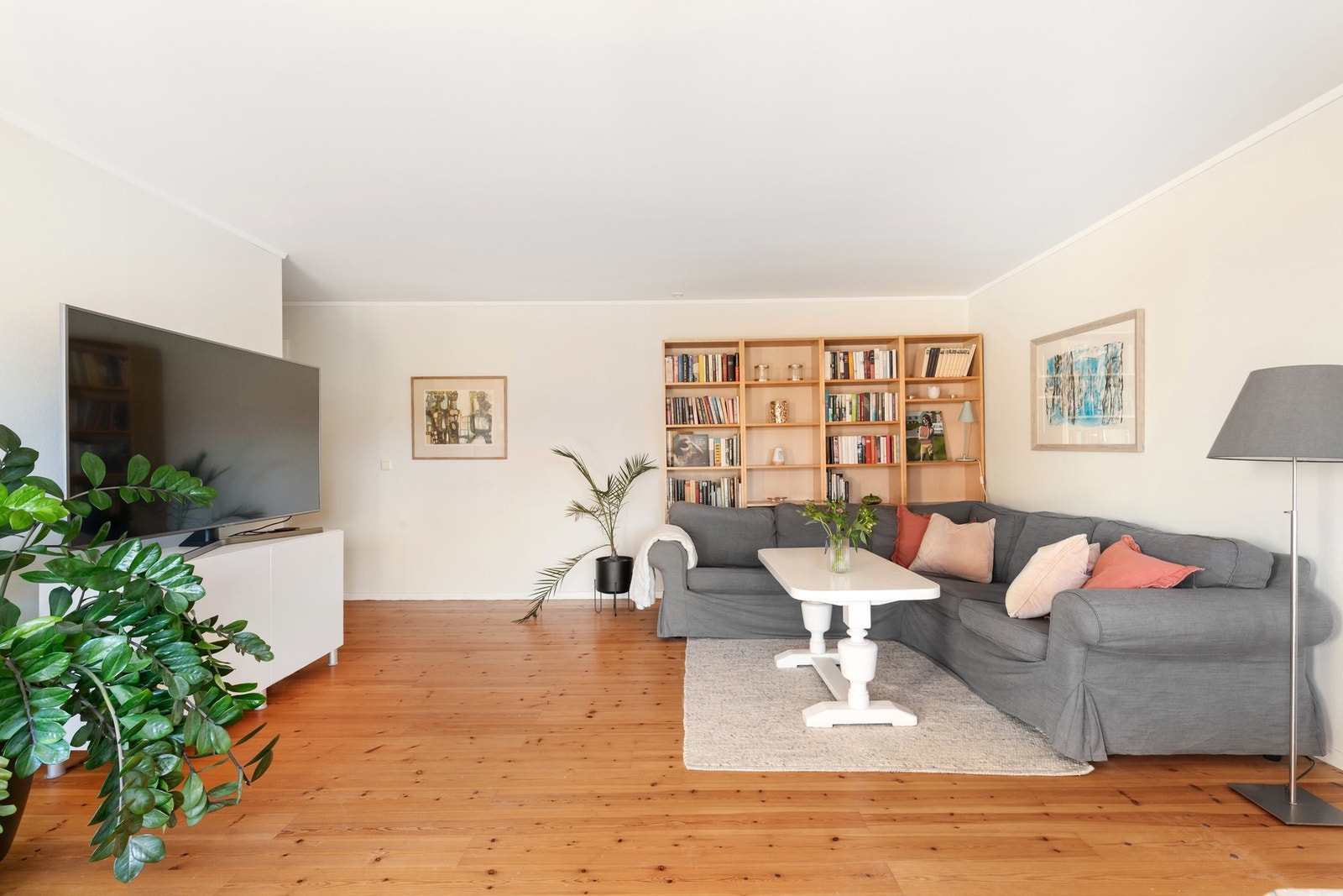 God plass til sofakrok. Galleribilde