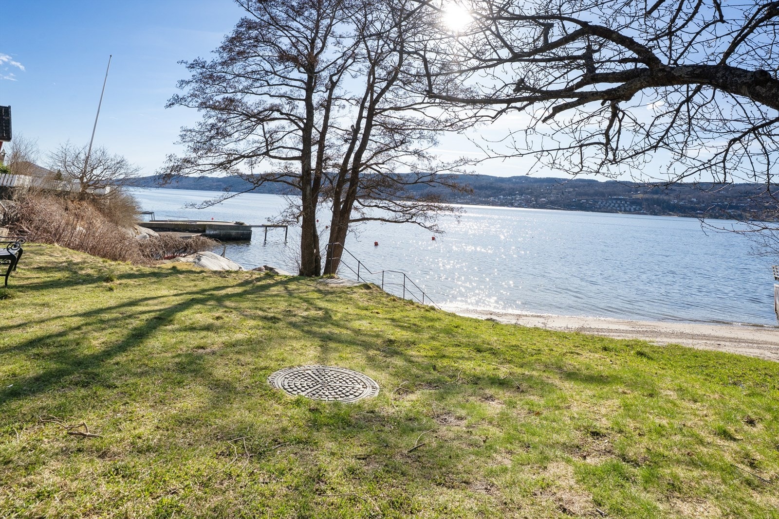 Tomten gir en sjelden nærhet til sjøen. Galleribilde