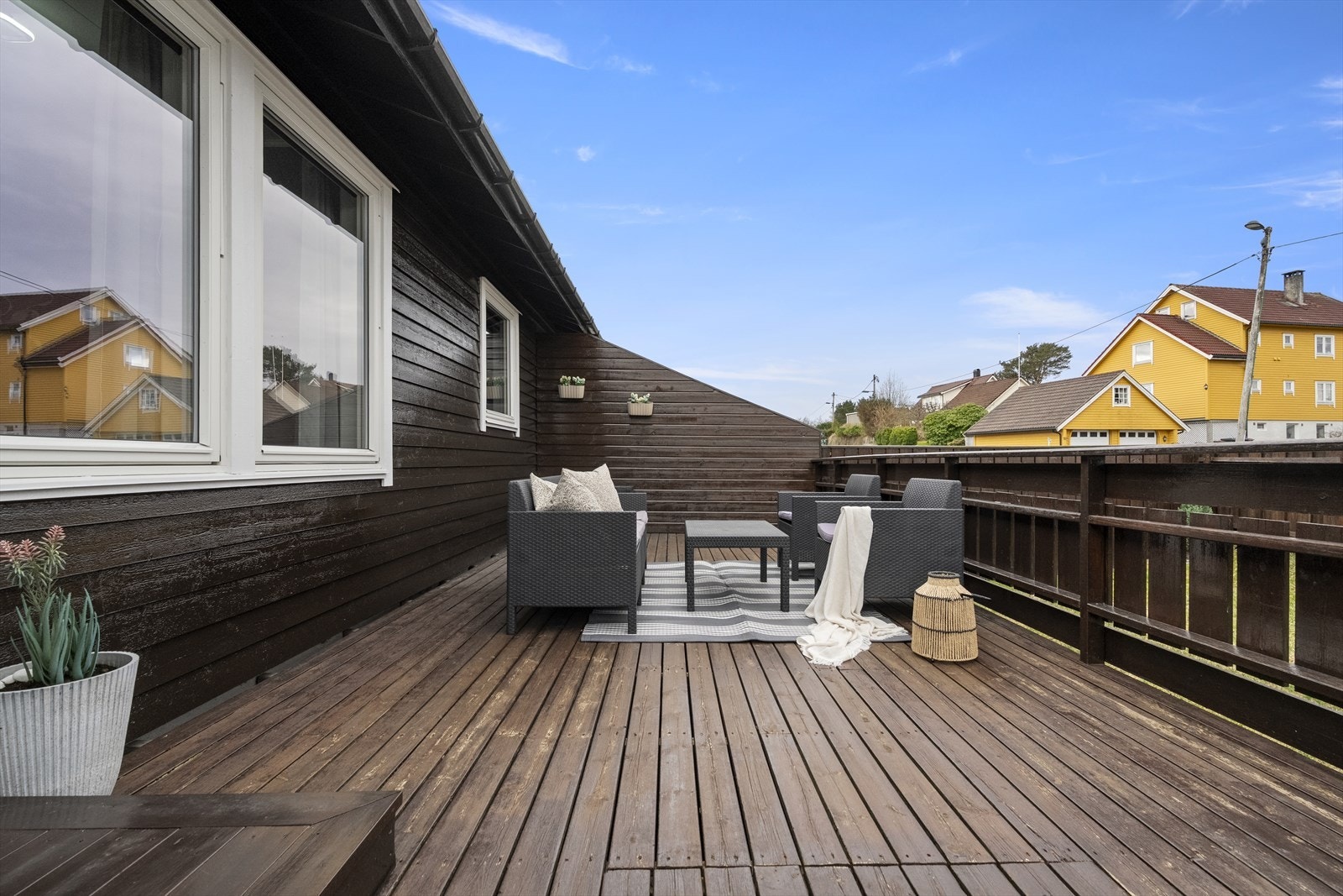 Stor terrasse på 31 m². Galleribilde