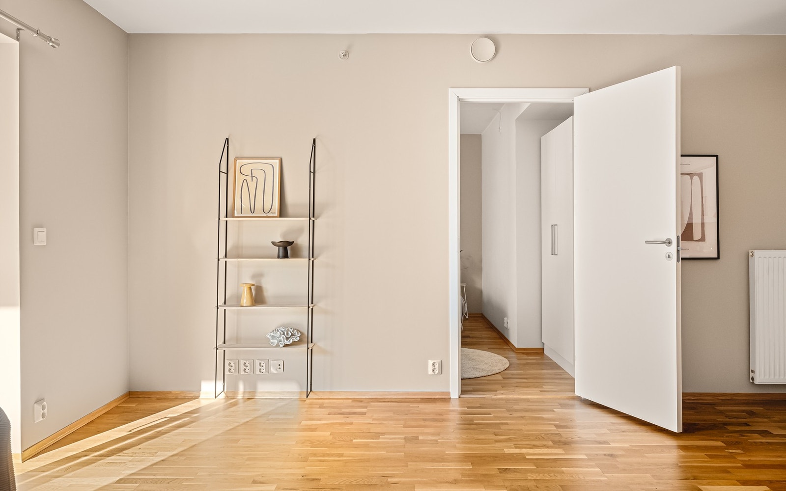 Balansert ventilasjon sørger for et behagelig inneklima hele året. Galleribilde