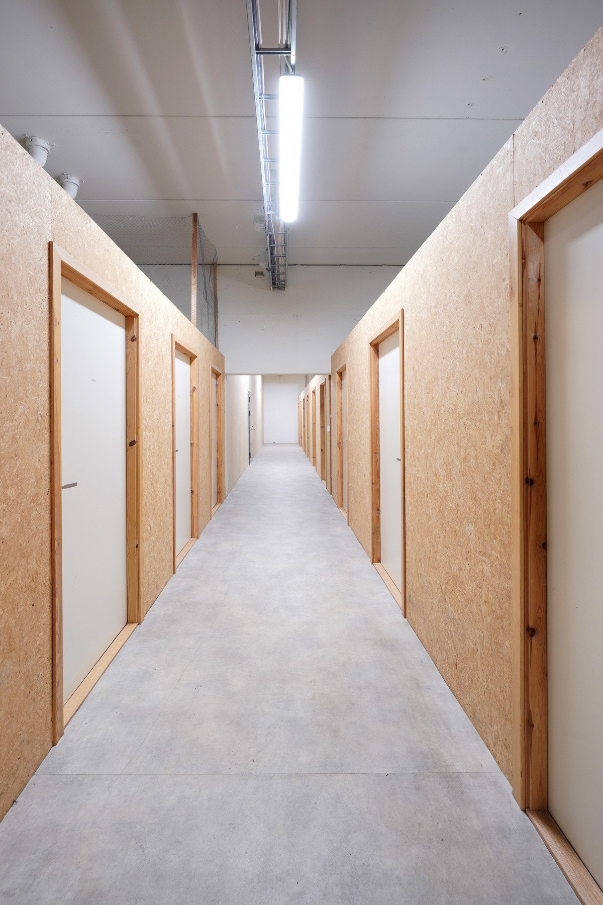 Egen bod nede ved siden av parkeringsanlegget. Galleribilde