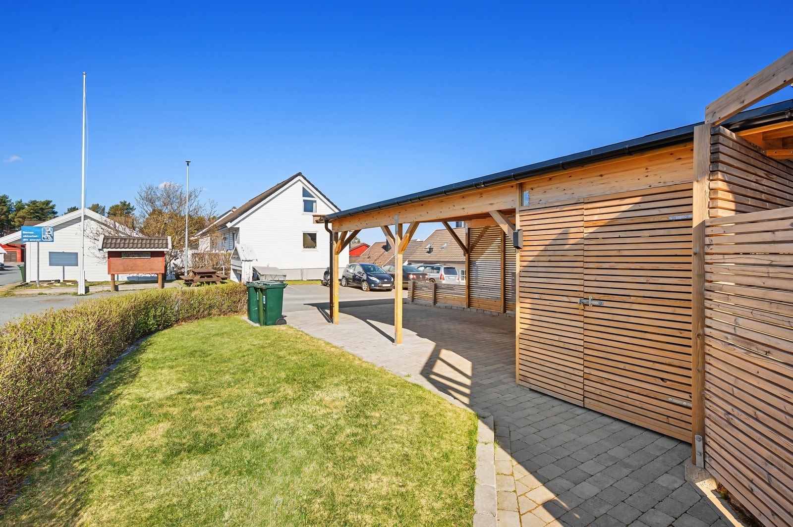 Carport med sportsbod oppført i 2024. Galleribilde