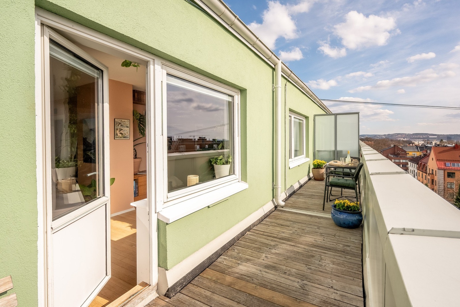 Leiligheten omkranses av en nydelig takterrasse på hele 39 m². Galleribilde