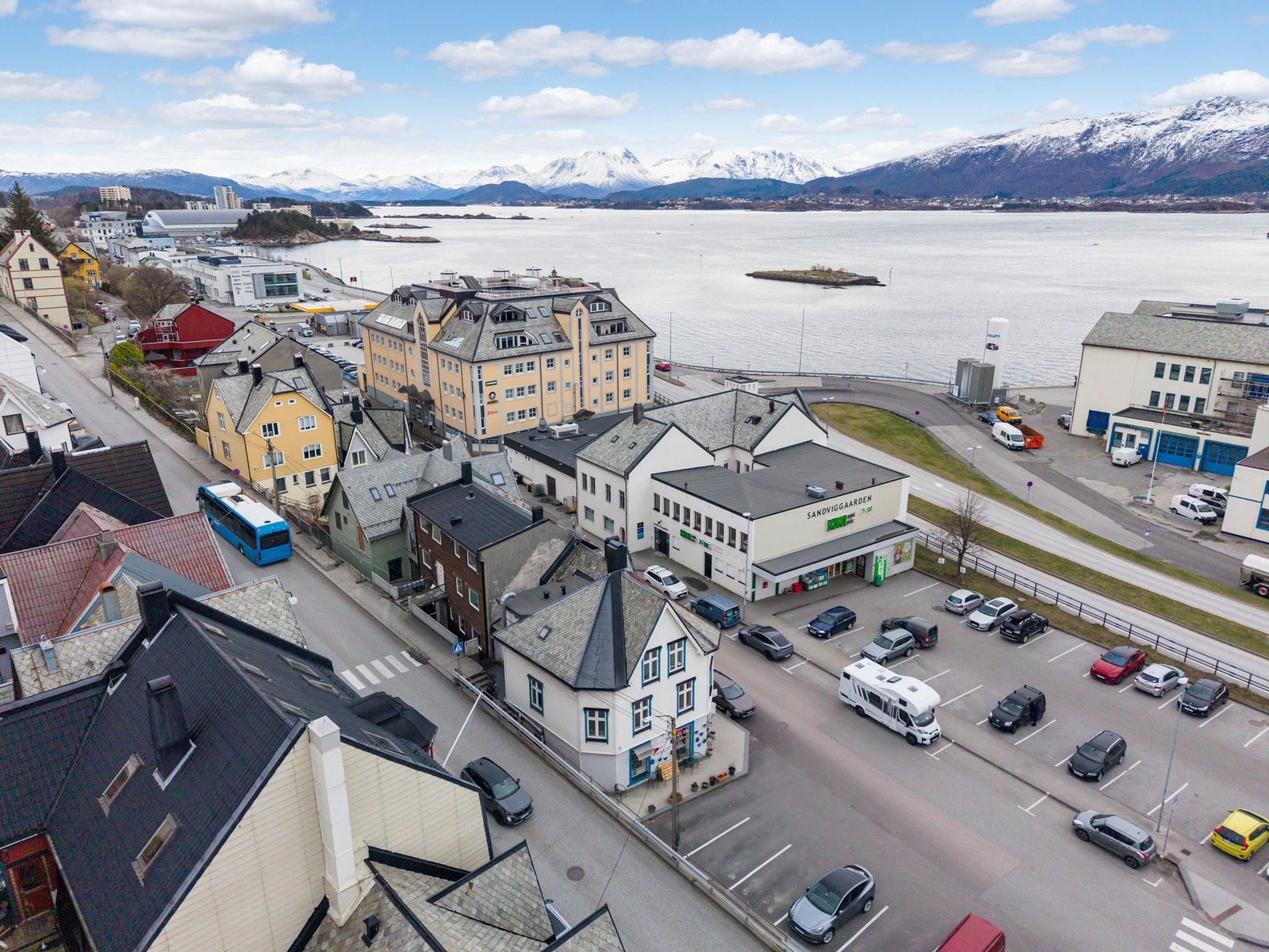 Inngang fra nordsiden i Røysegata. Galleribilde