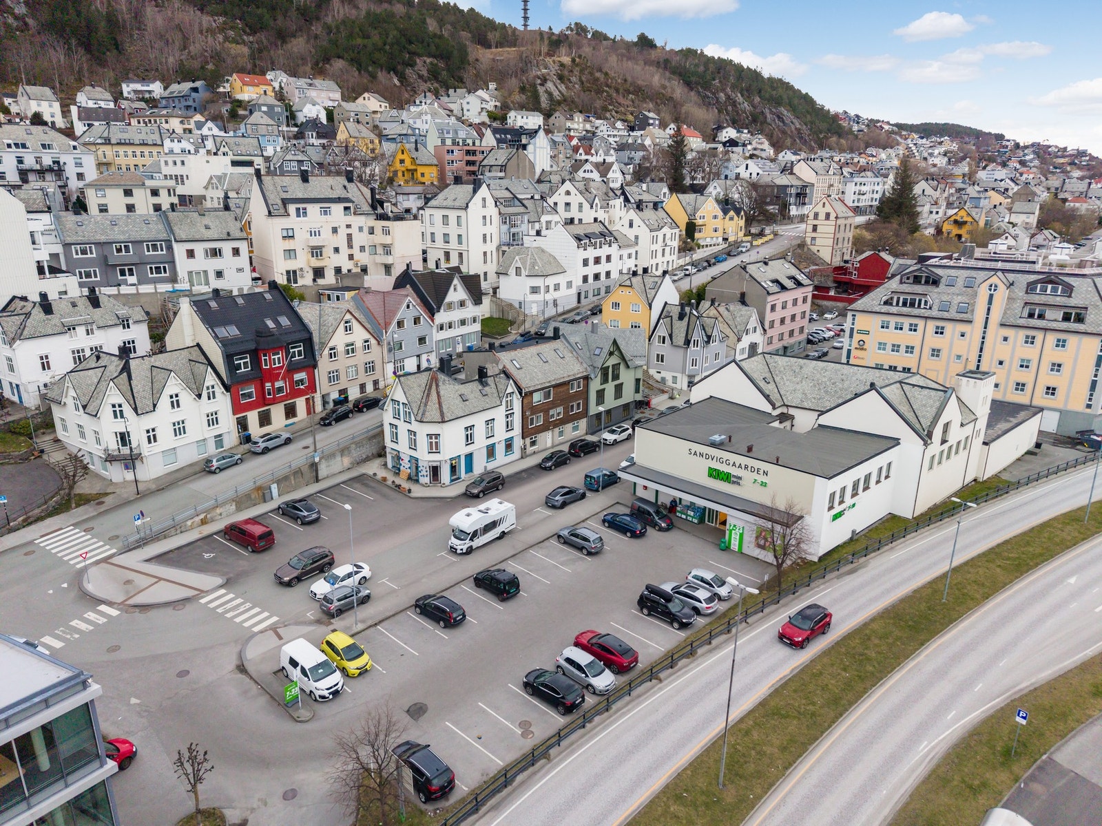 Oversiktsbilde med Røysegata 22 midt i bildet. Galleribilde