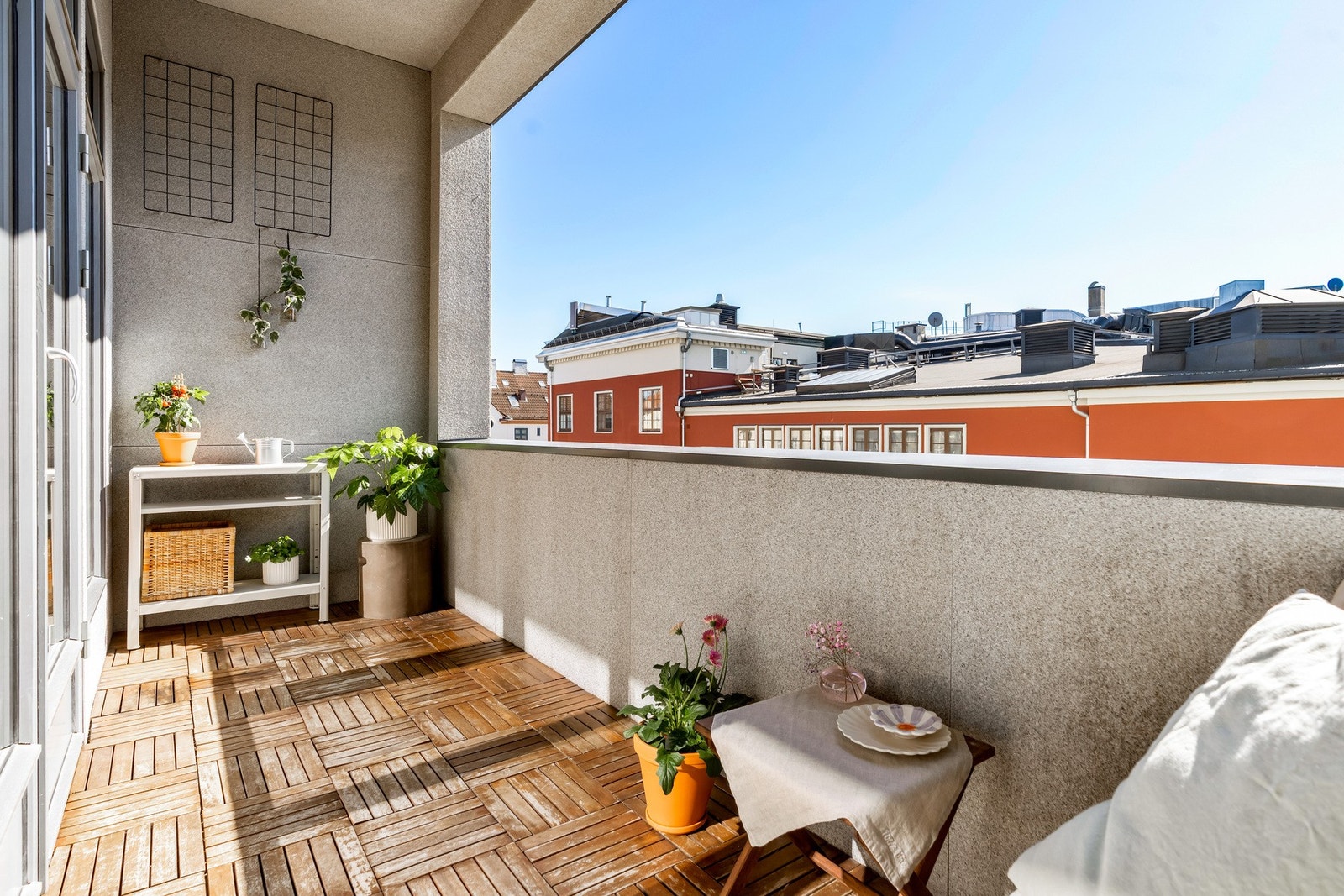 Boligen ligger i et oppgradert fabrikkbygg som ble omgjort fra næringslokaler til leiligheter i 2013. Bygget kan derfor skilte med fasiliteter som balansert ventilasjon og heis. Galleribilde