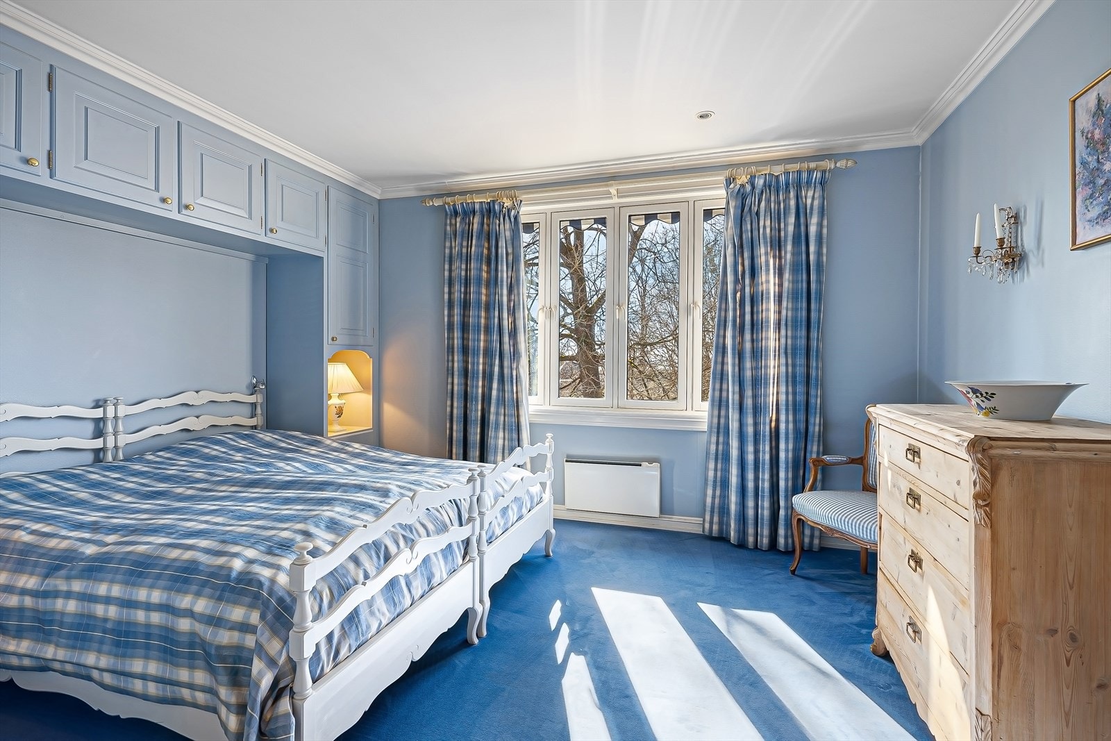 Hovedsoverom med god plass til dobbeltseng. Galleribilde