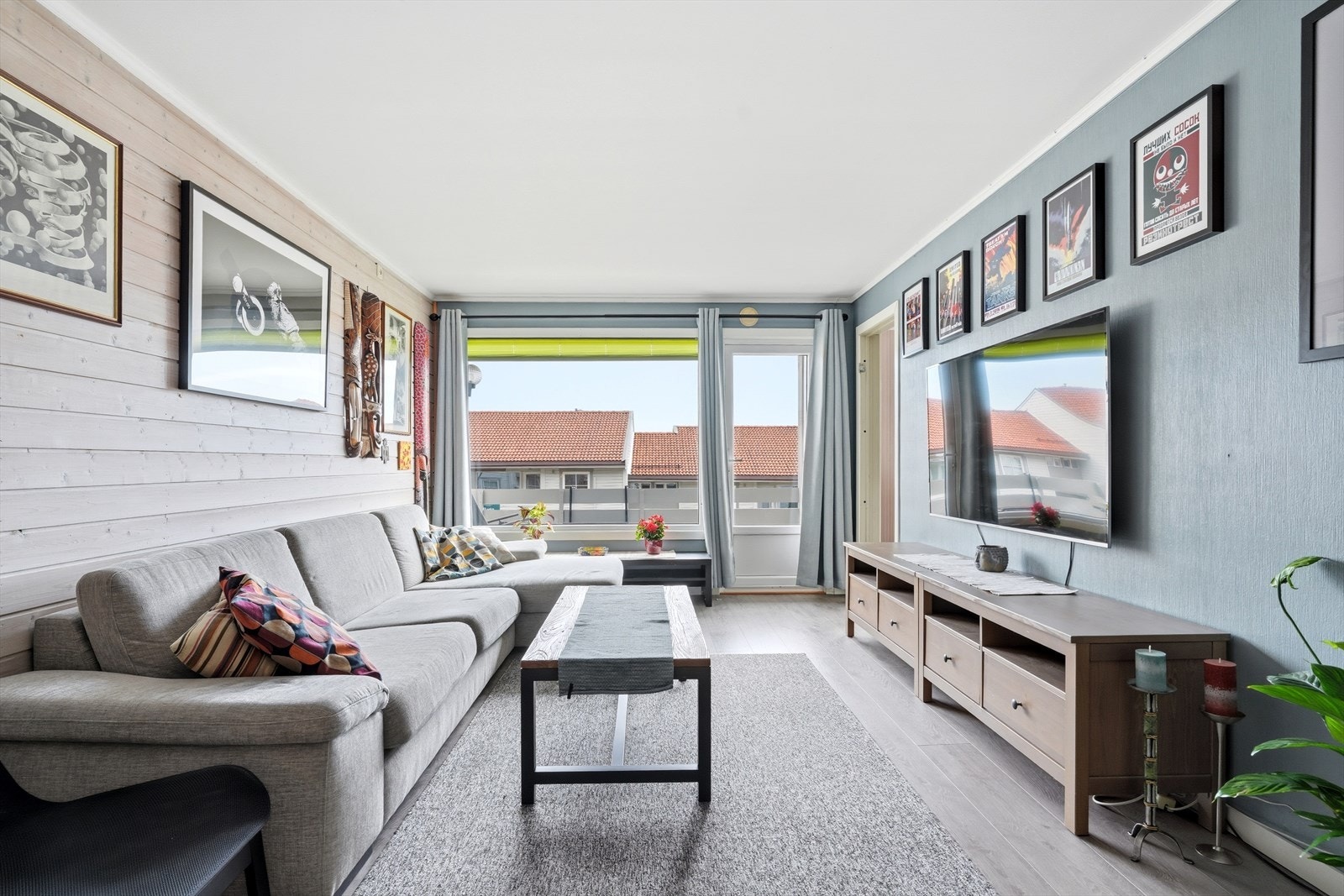 Lys og tiltalende leilighet i et veletablert og familievennlig boligområde på Steglet. Her får du en arealeffektiv planløsning og enkel tilgang til hverdagens fasiliteter. Galleribilde