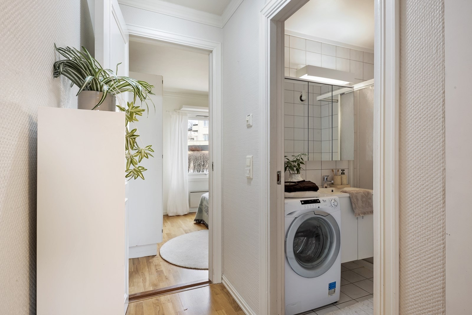 Soverommet har enkel tilgang til badet. Galleribilde