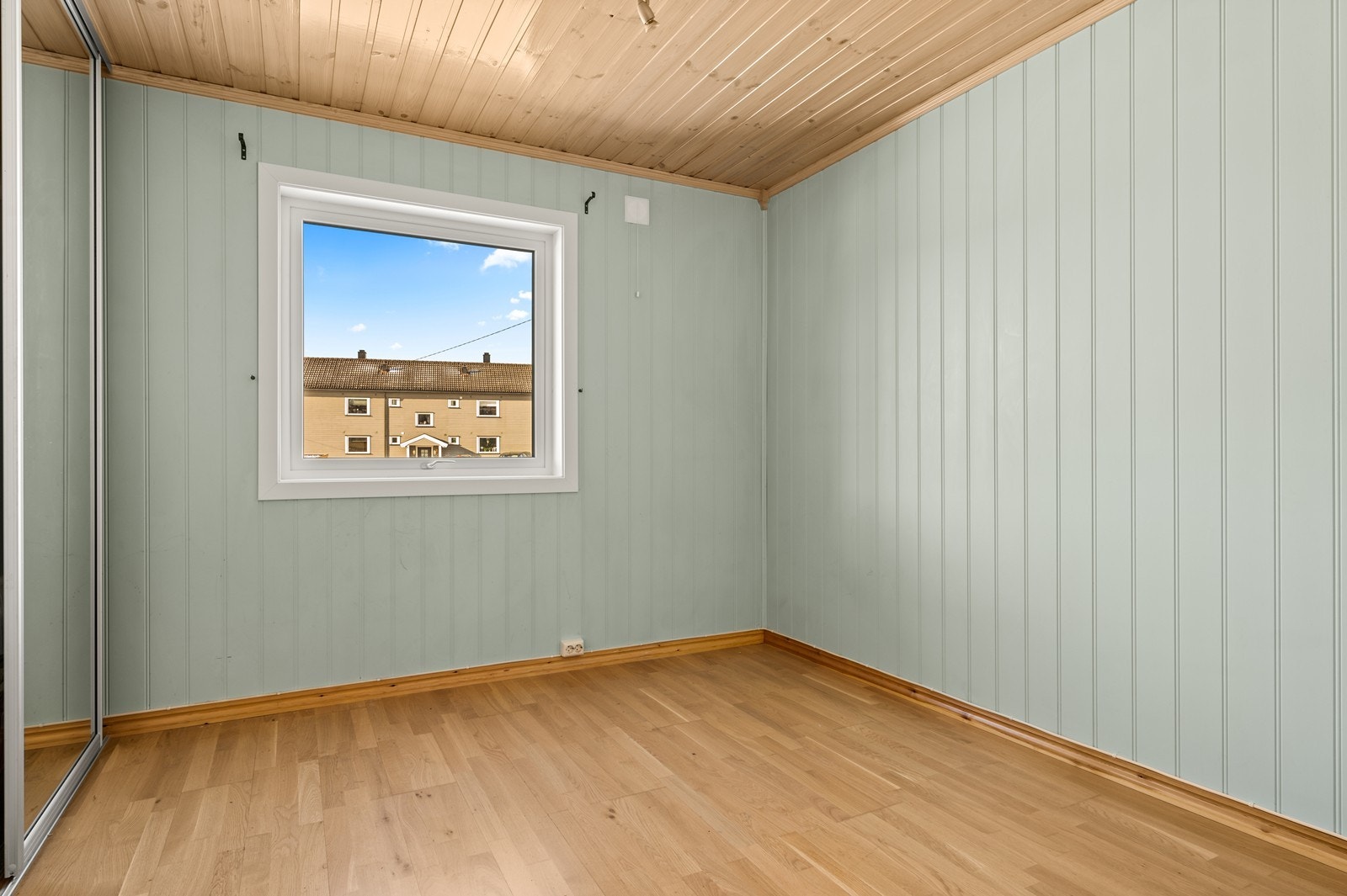 Det andre soverommet egner seg godt som barnerom, gjesterom eller kontor. Galleribilde
