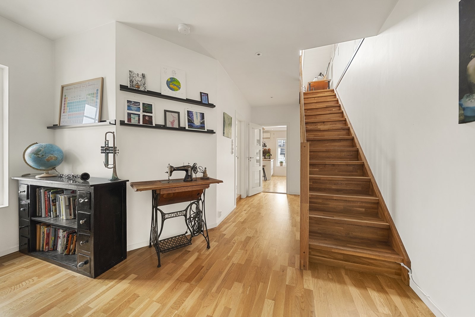 Trappoppgang til boligens loftstue Galleribilde