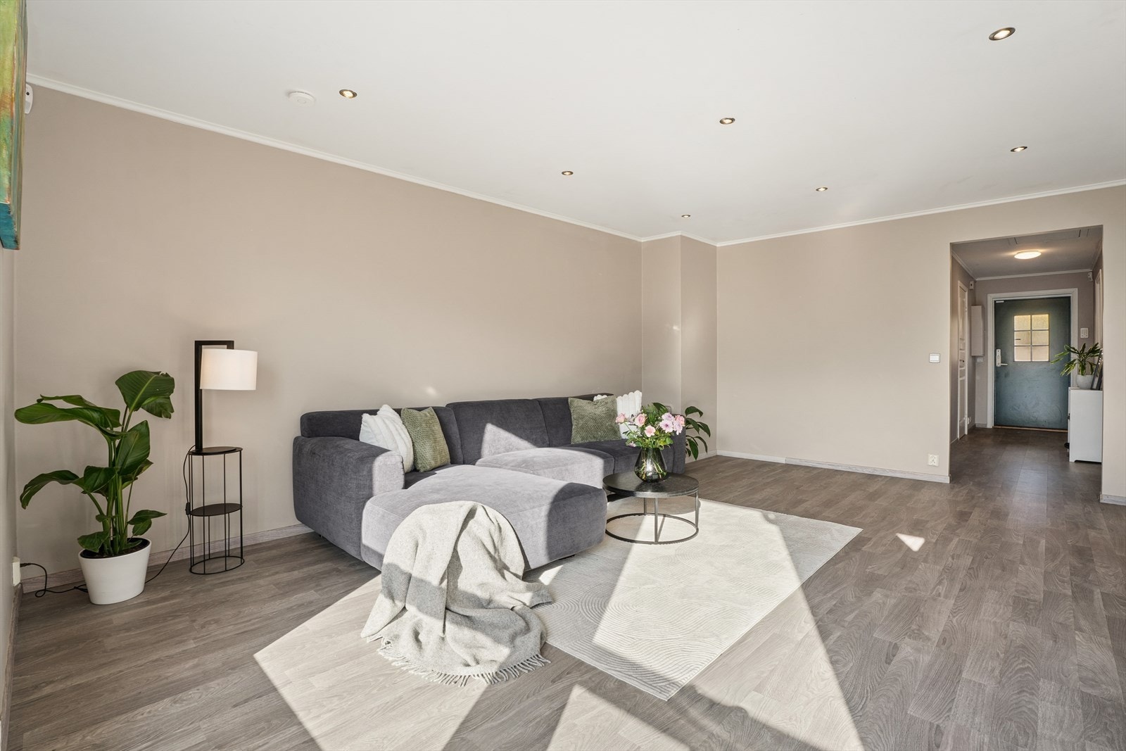 Stuen har en elementpipe med mulighet for å koble til et ildsted for ekstra varme og hygge. Galleribilde