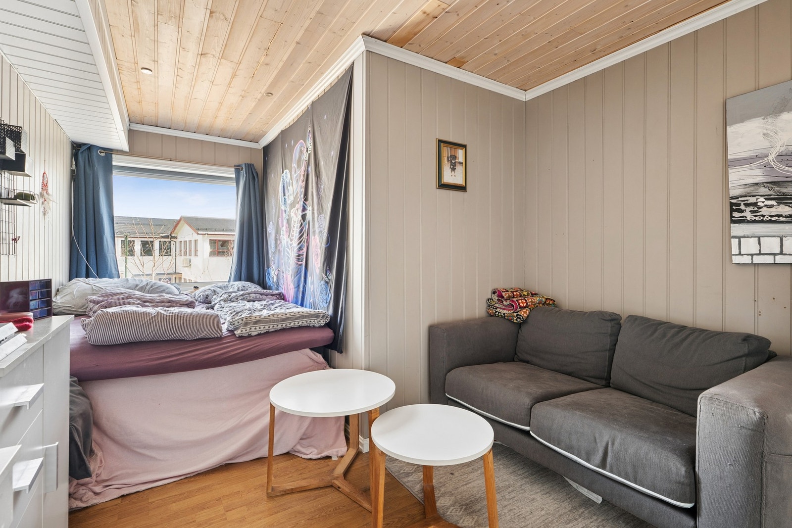 Soverom nummer tre er av god størrelse, her har du flere møbleringsmuligheter. Galleribilde