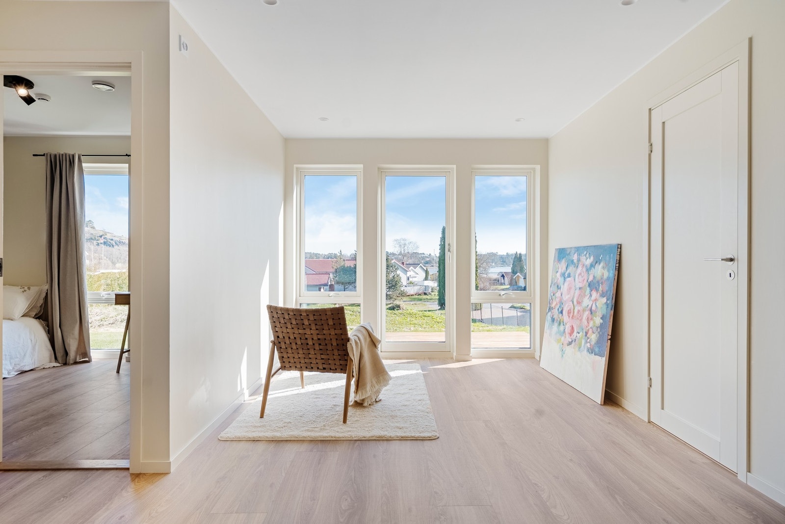 Ekstra stueområde med gode muligheter for kontor eller annen bruk etter behov Galleribilde