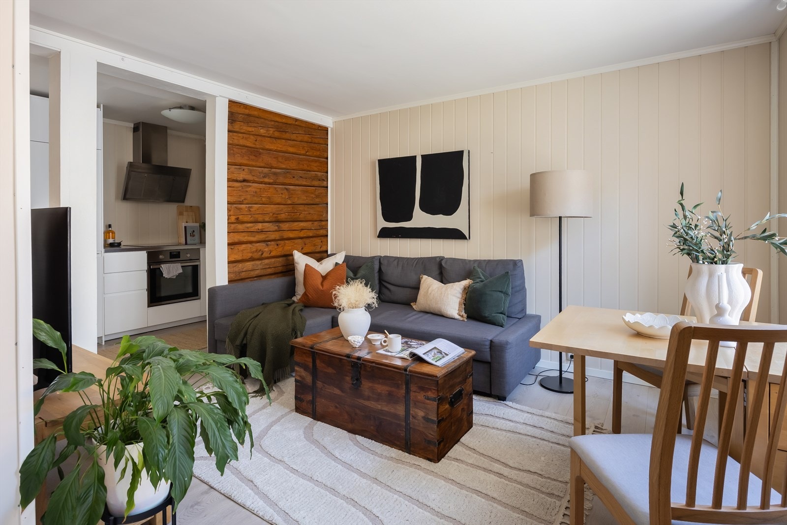 Velkommen til Kirkegata 57A - En innbydende 3-roms leilighet i klassisk bygård med sentral og attraktiv beliggenhet på Møllenberg. (Foto: Stian Hatling) Galleribilde