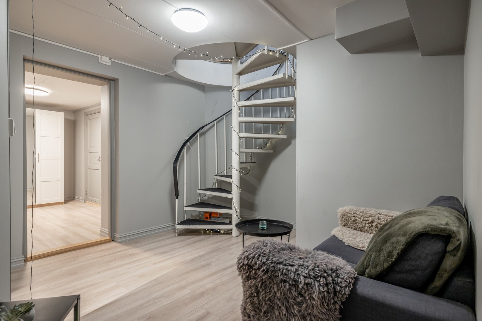 Kjelleren består av flere disponible rom. Galleribilde