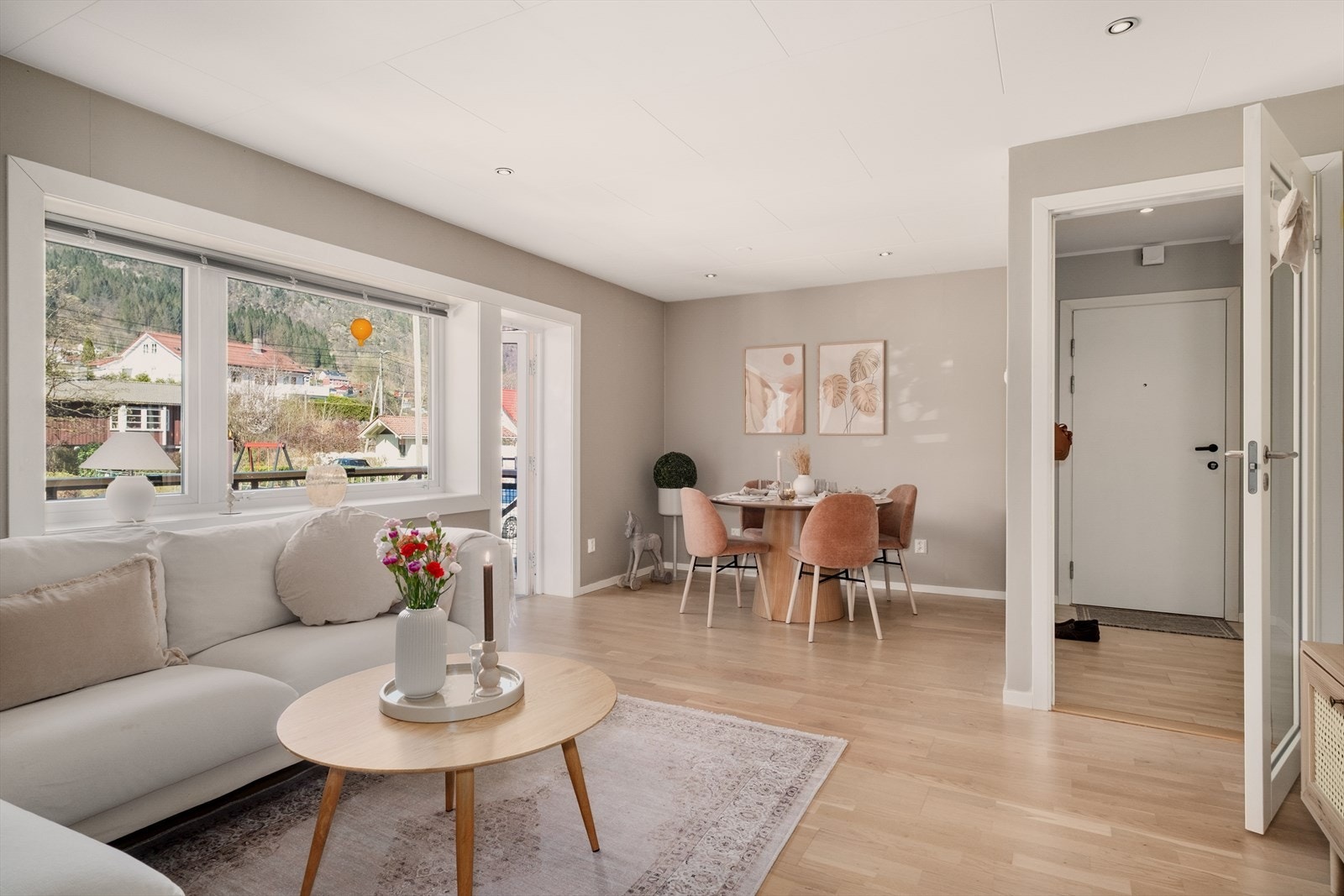 Ny parkett i stue, 2019. Balansert ventilasjon, 2020. Galleribilde