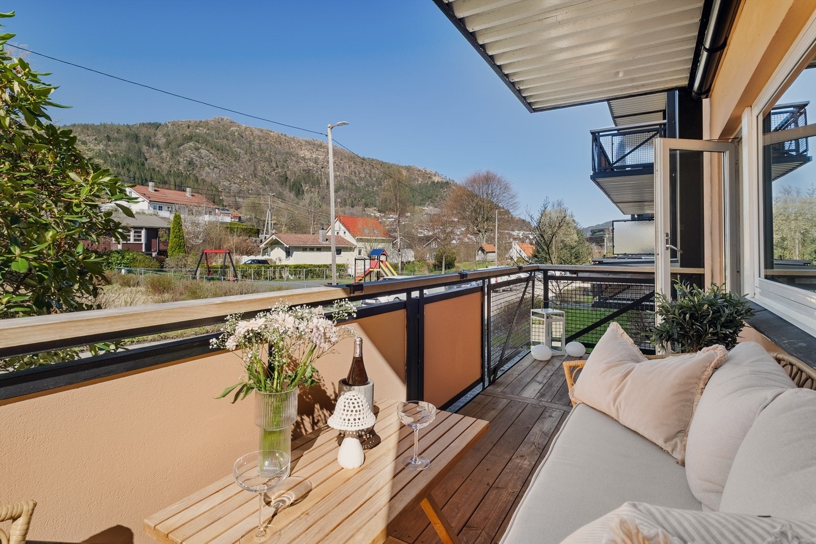 Lekker leilighet med tilbaketrukket og sentral beliggenhet, nær det meste. Tilrettelagt for en enkel hverdag. Fotograf: @herrfotograf(Trond Reksten) Galleribilde