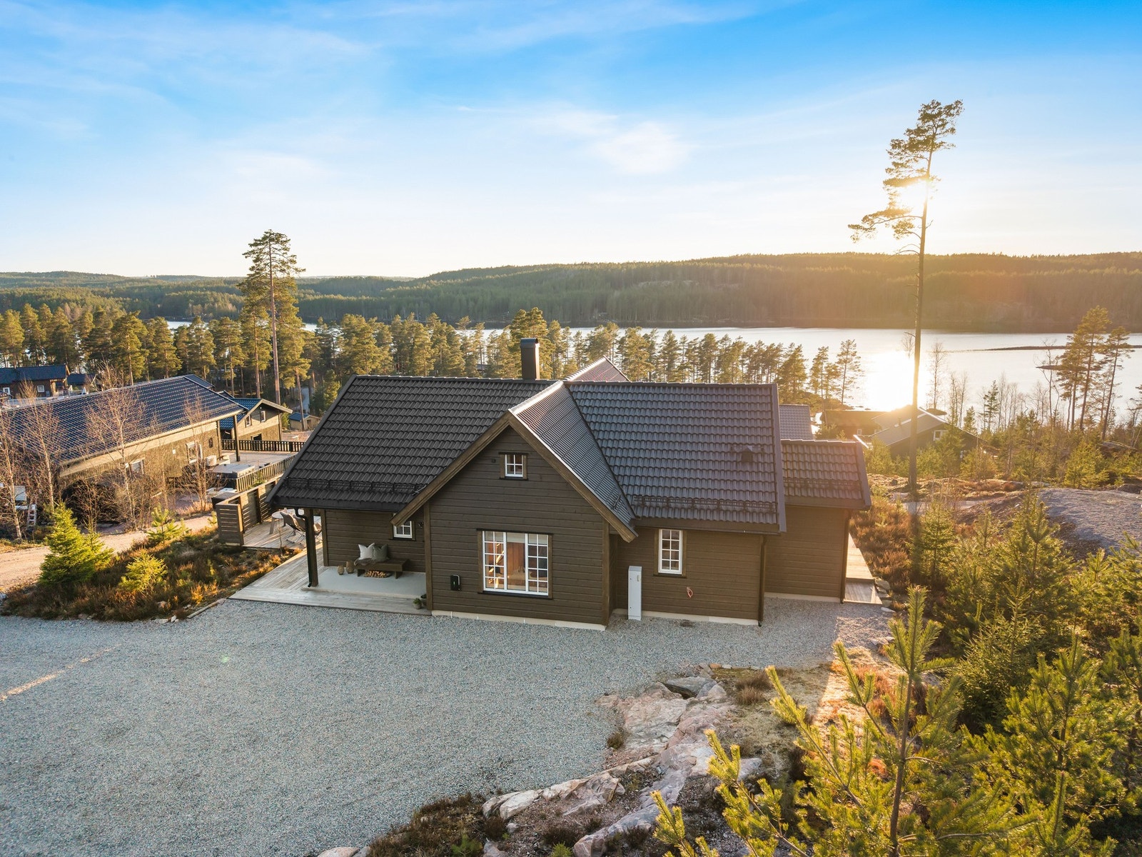 Det er gangavstand til Rømskog Spa. Her kan du bestille middag i restauranten eller nyte en dag på Spa. Galleribilde