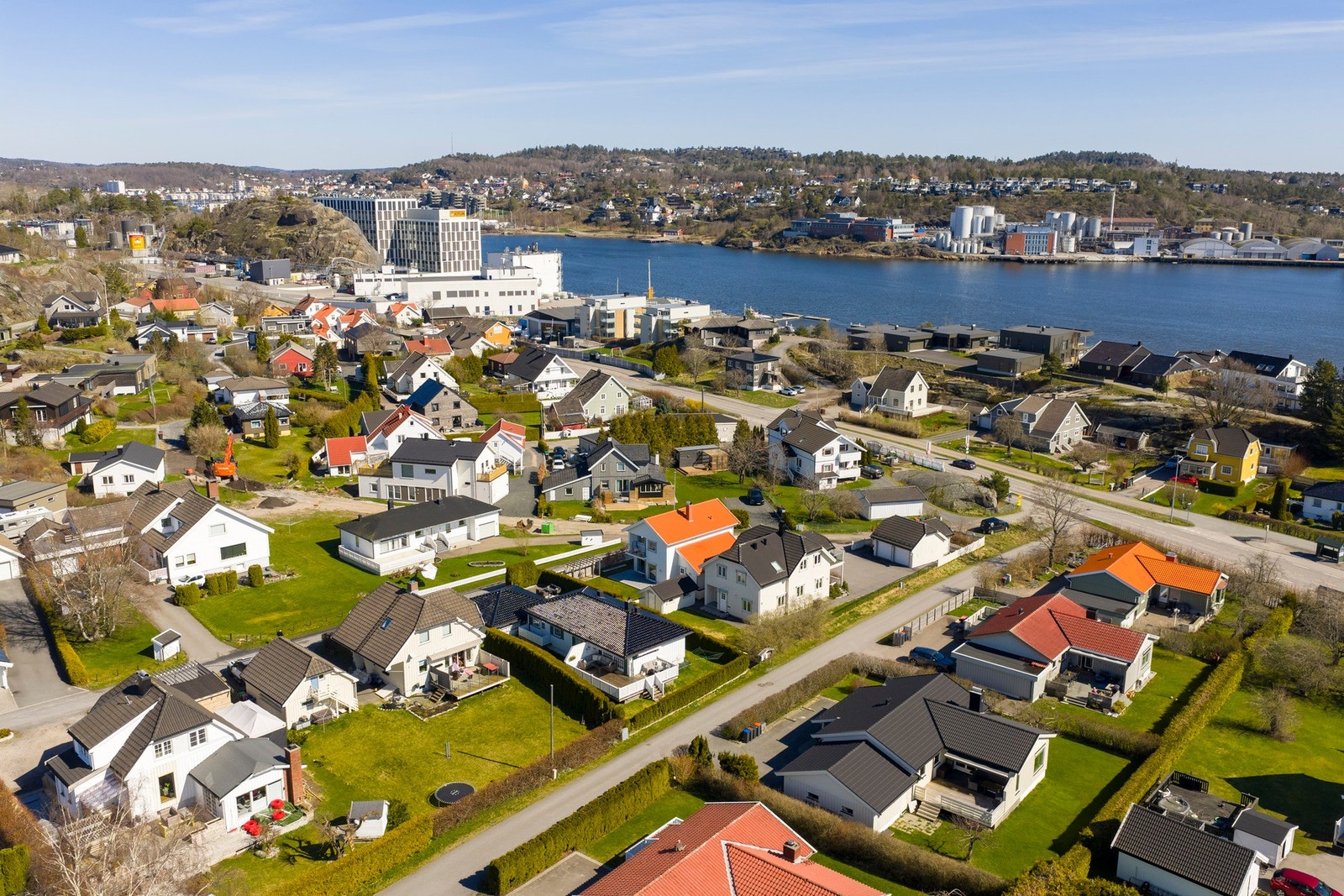 En solid bolig med god plass, attraktiv beliggenhet og stort potensia Galleribilde