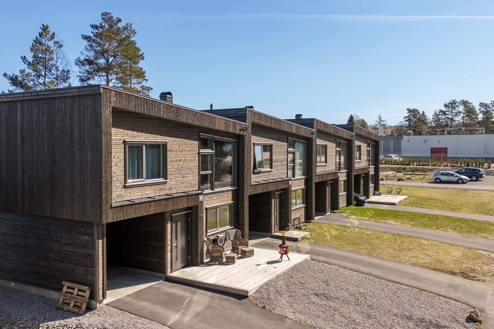 En flott familiebolig med hyggelige uteområder. Galleribilde