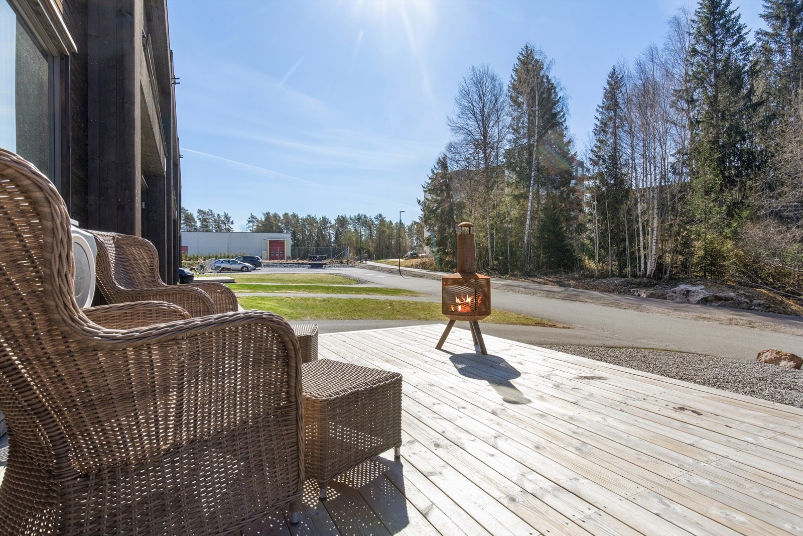 Pen terrasse ved inngangsparti. Galleribilde