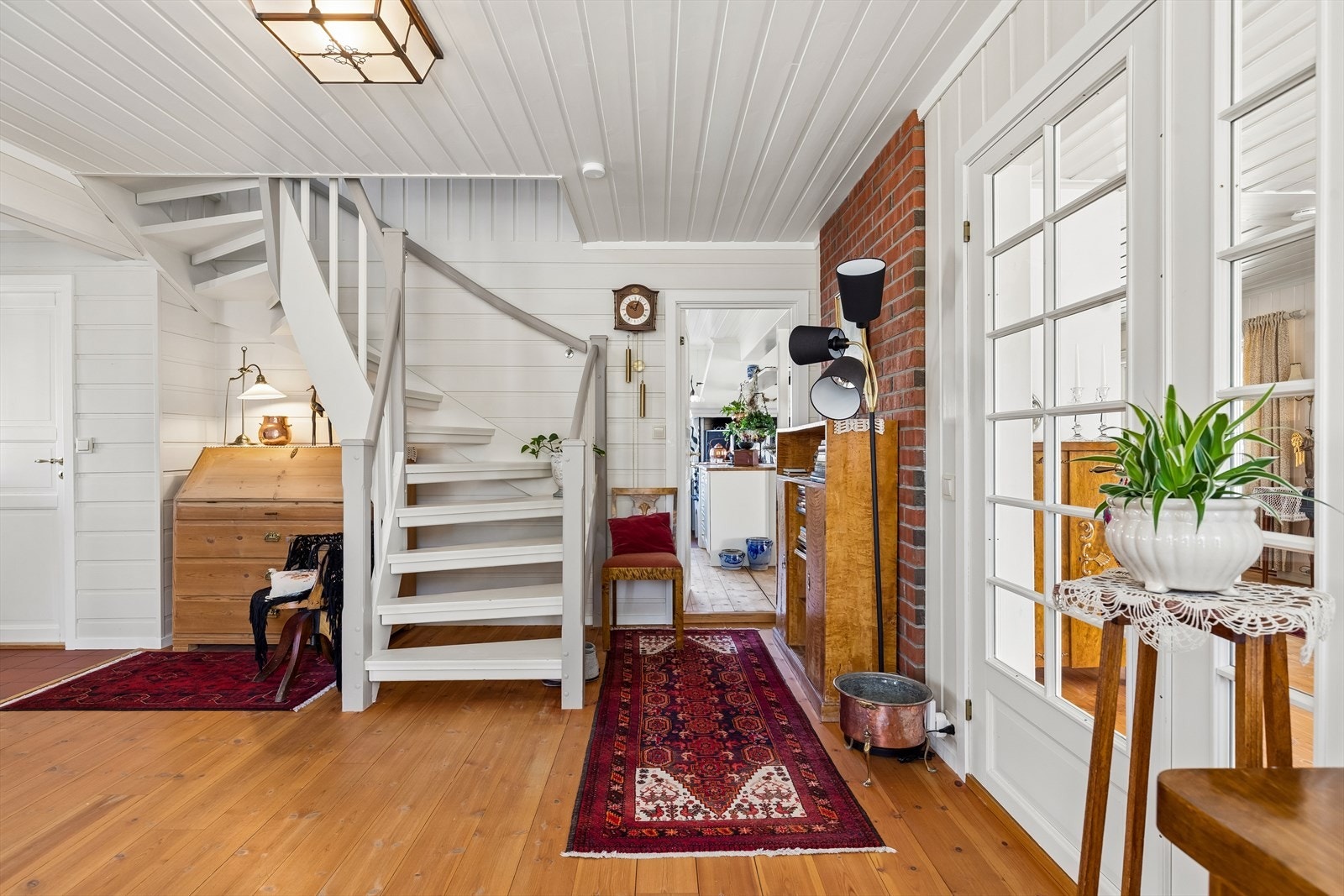 Denne eneboligen er velholdt og godt ivaretatt, og er innredet i en lun og koselig stil. Galleribilde