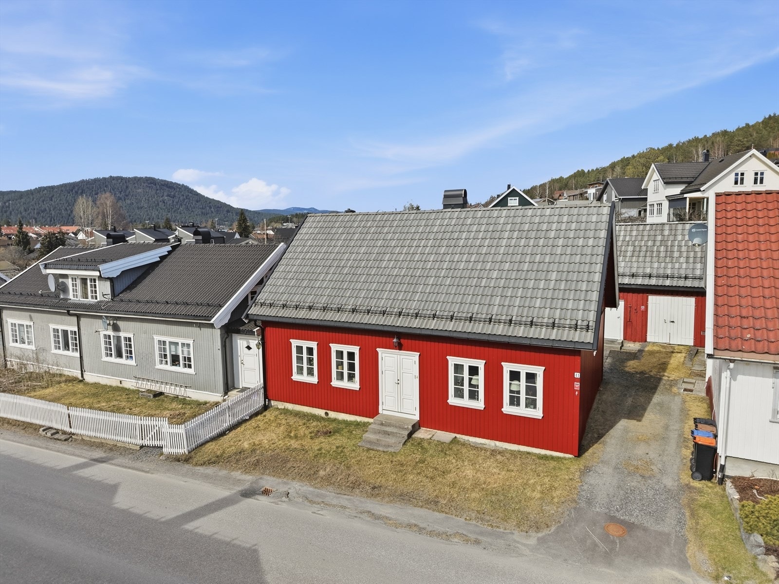Huset ble betydelig renovert i 2009, med blant annet nytt tak og ny yttervegg mot nord. Galleribilde