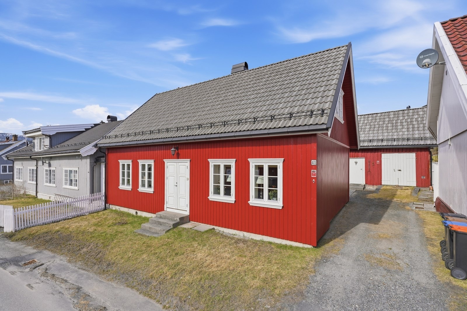 Yttervegg mot øst og sør ble byttet i 2015, inkludert nye vinduer. Galleribilde