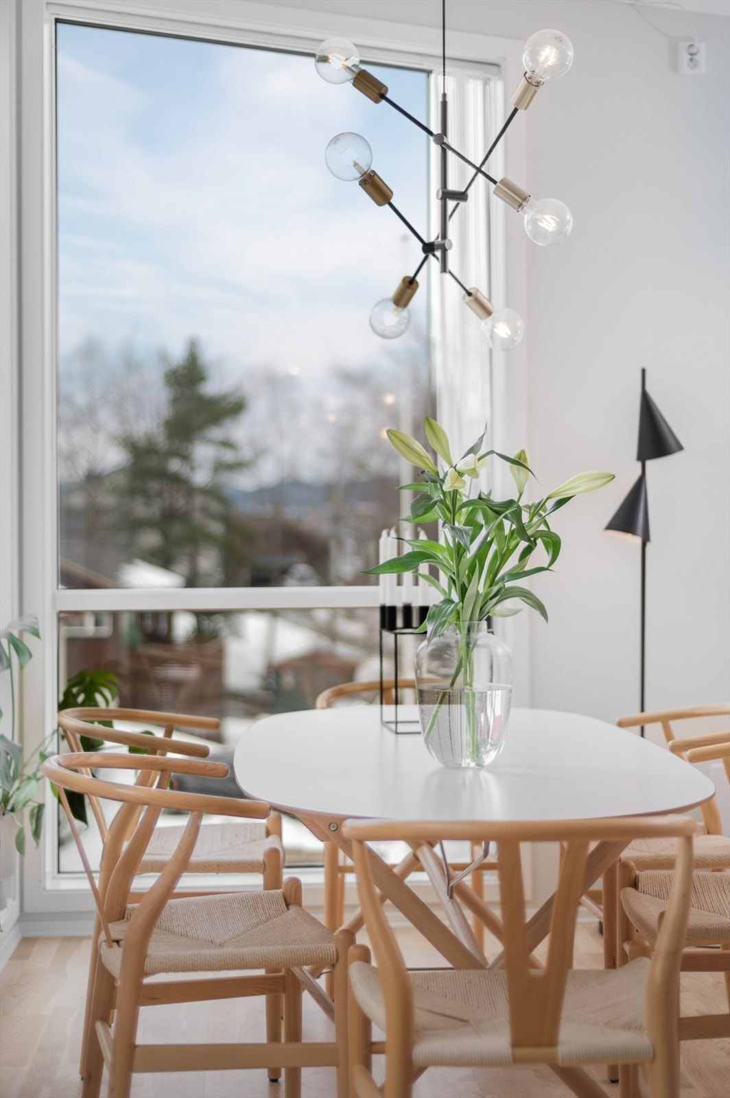 Her har man god plass til å samle familie og venner til hyggelige sammenkomster. Galleribilde