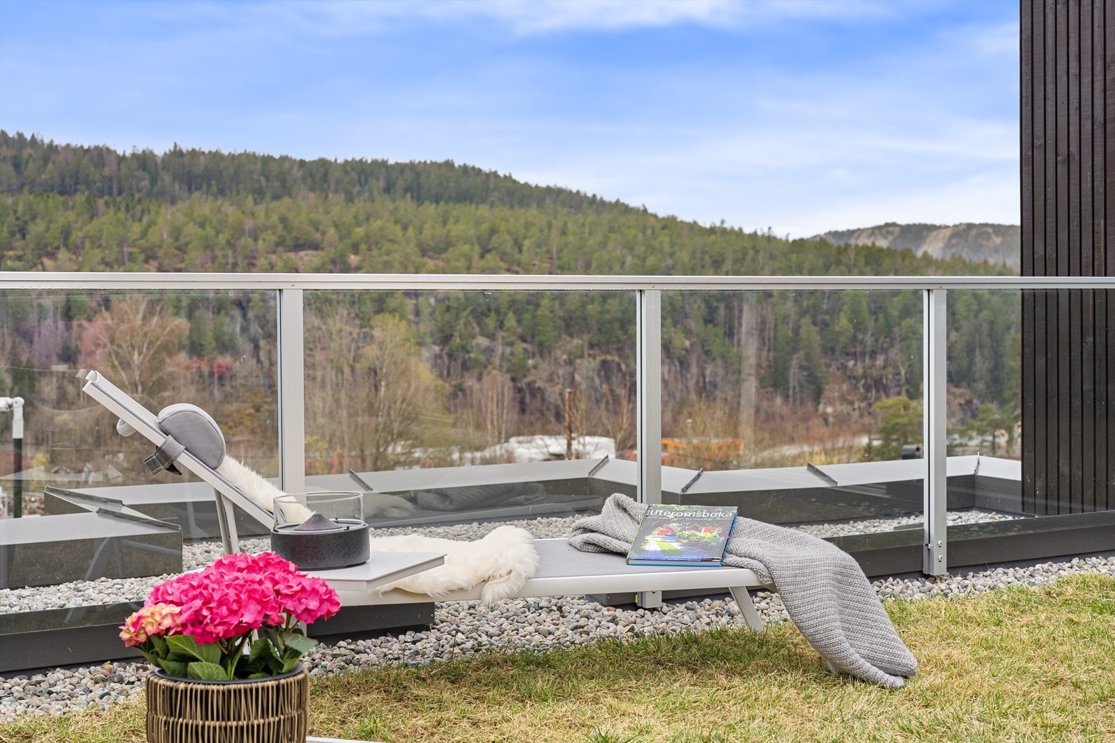 Her har du også flott utsikt til Vardåsen. Galleribilde