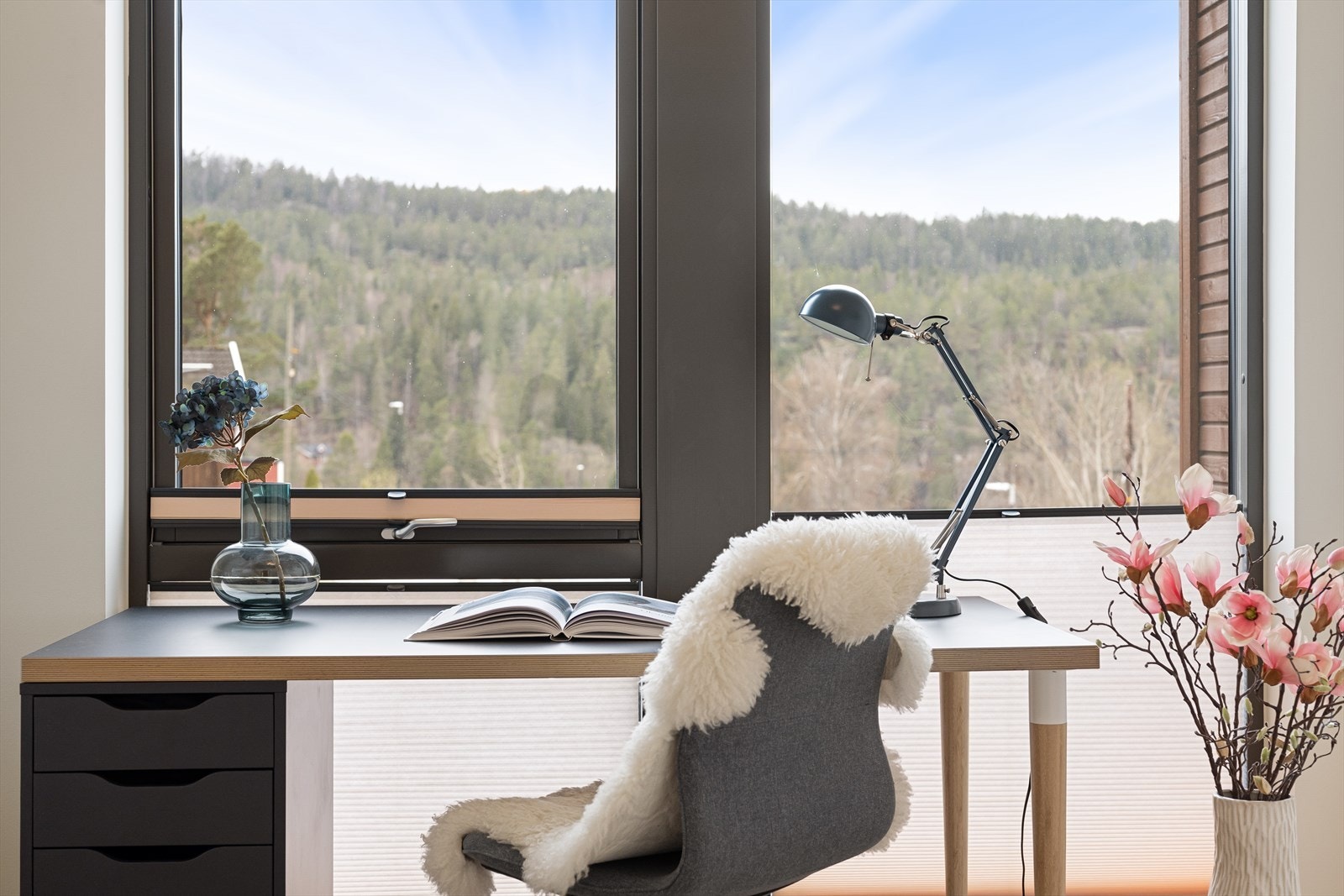 Her kan man ha hjemmekontor og nyte fin utsikt. Galleribilde