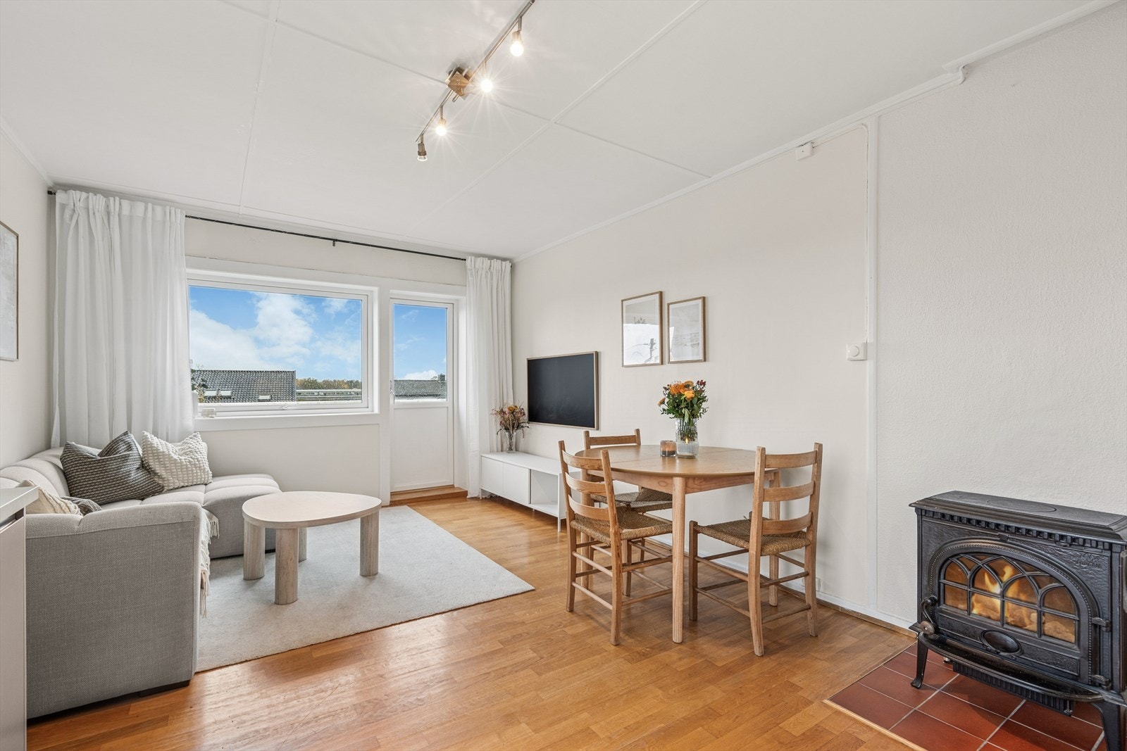 Vedovnen gir ekstra varme og hygge på kalde dager. Galleribilde