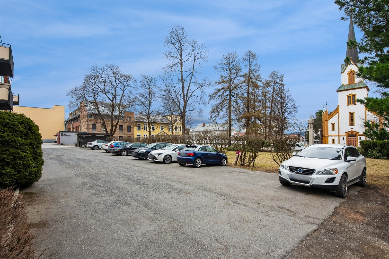 Beliggenheten er ideell med gangavstand til både Gjøvik Stadion, CC Gjøvik og sentrum for øvrig. Galleribilde