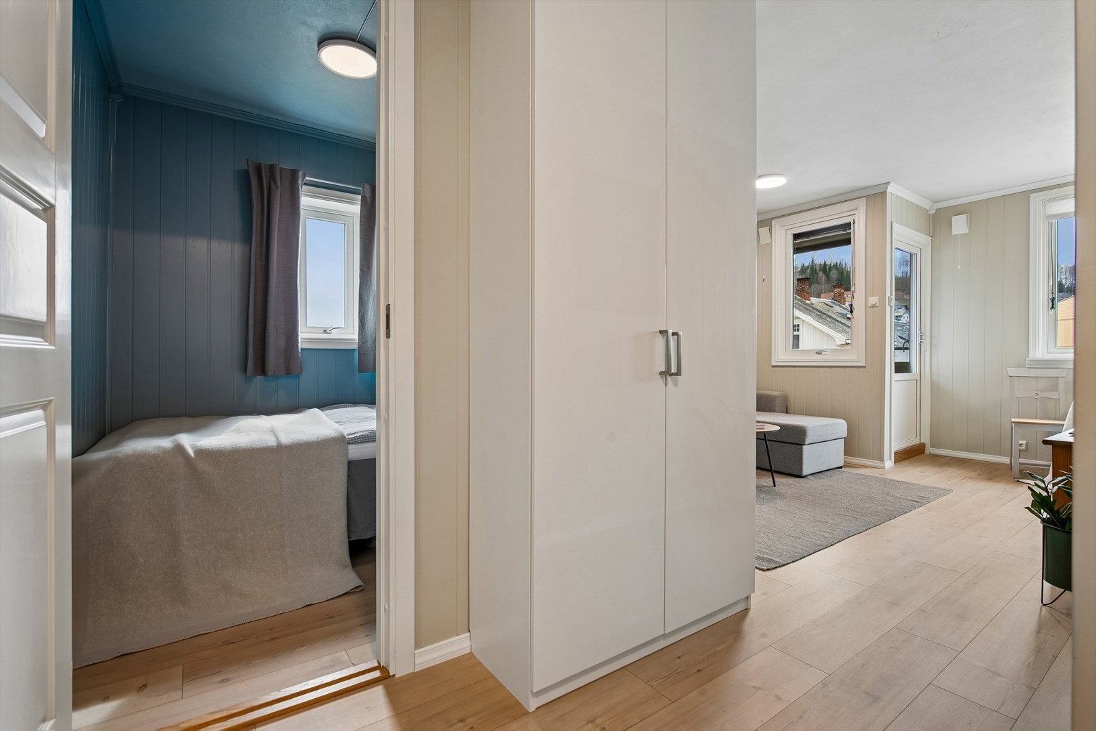 Leiligheten har tidsriktige og fine materialvalg. Galleribilde