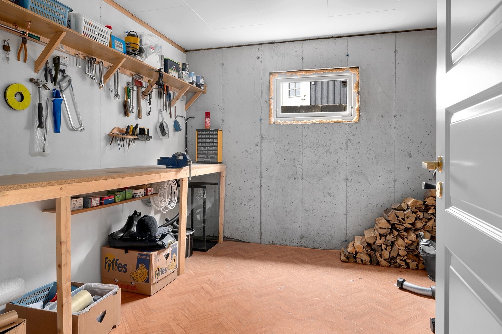 Vedbod Galleribilde