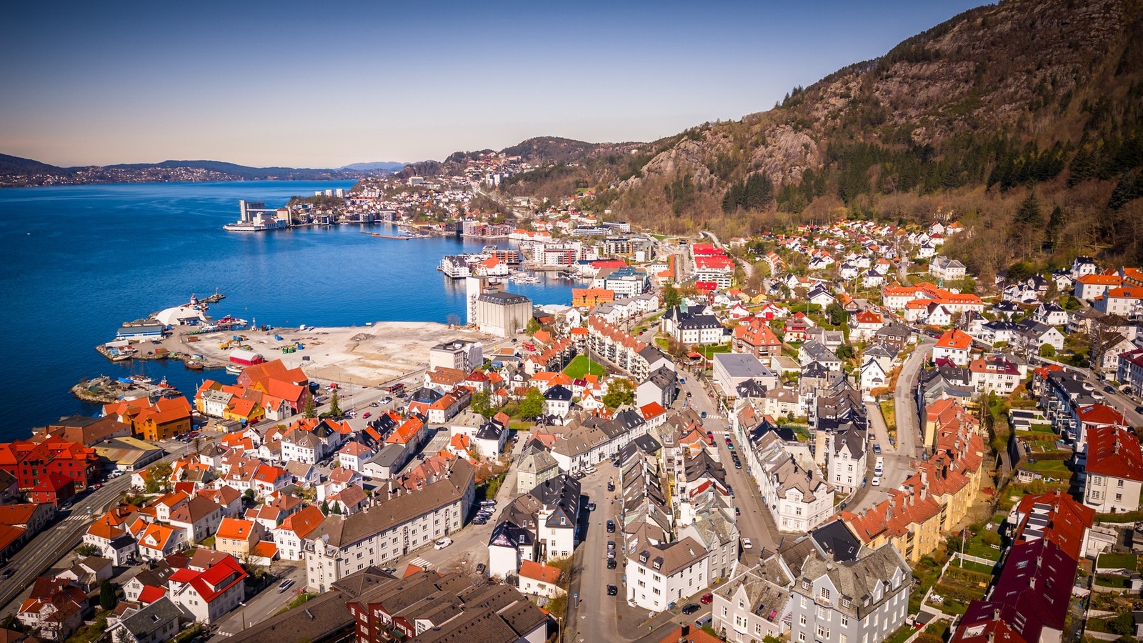 Kort vei til både sjø og fjell Galleribilde