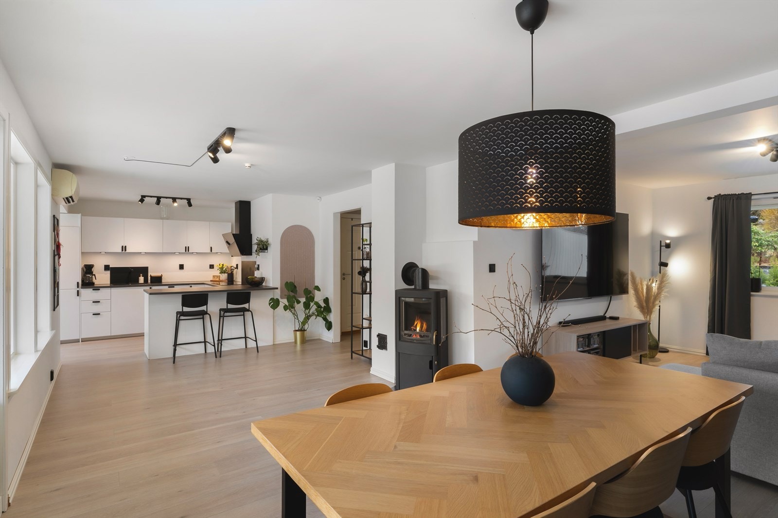 1. etasje - Stue / kjøkken Galleribilde