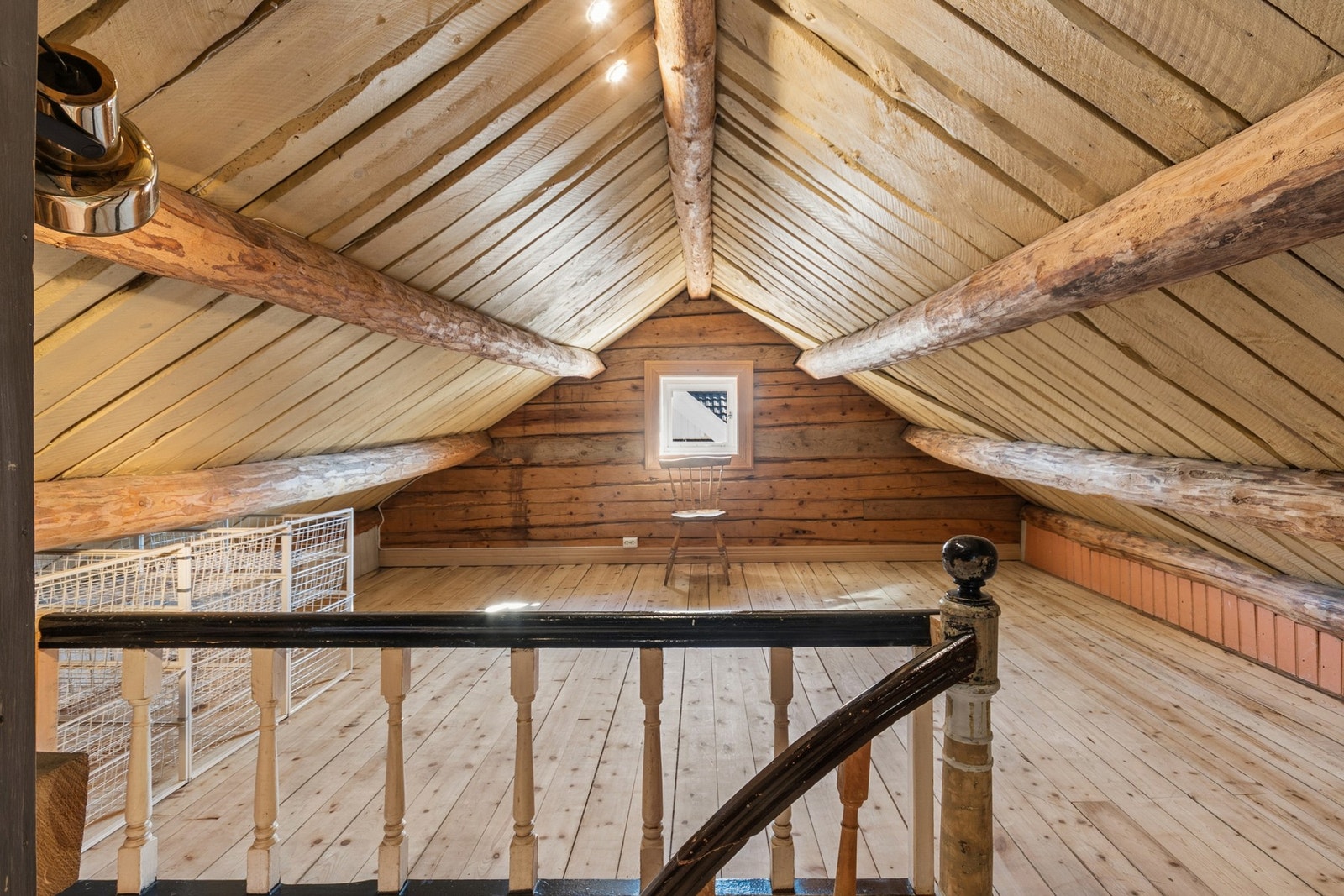 Loftsetasje Galleribilde