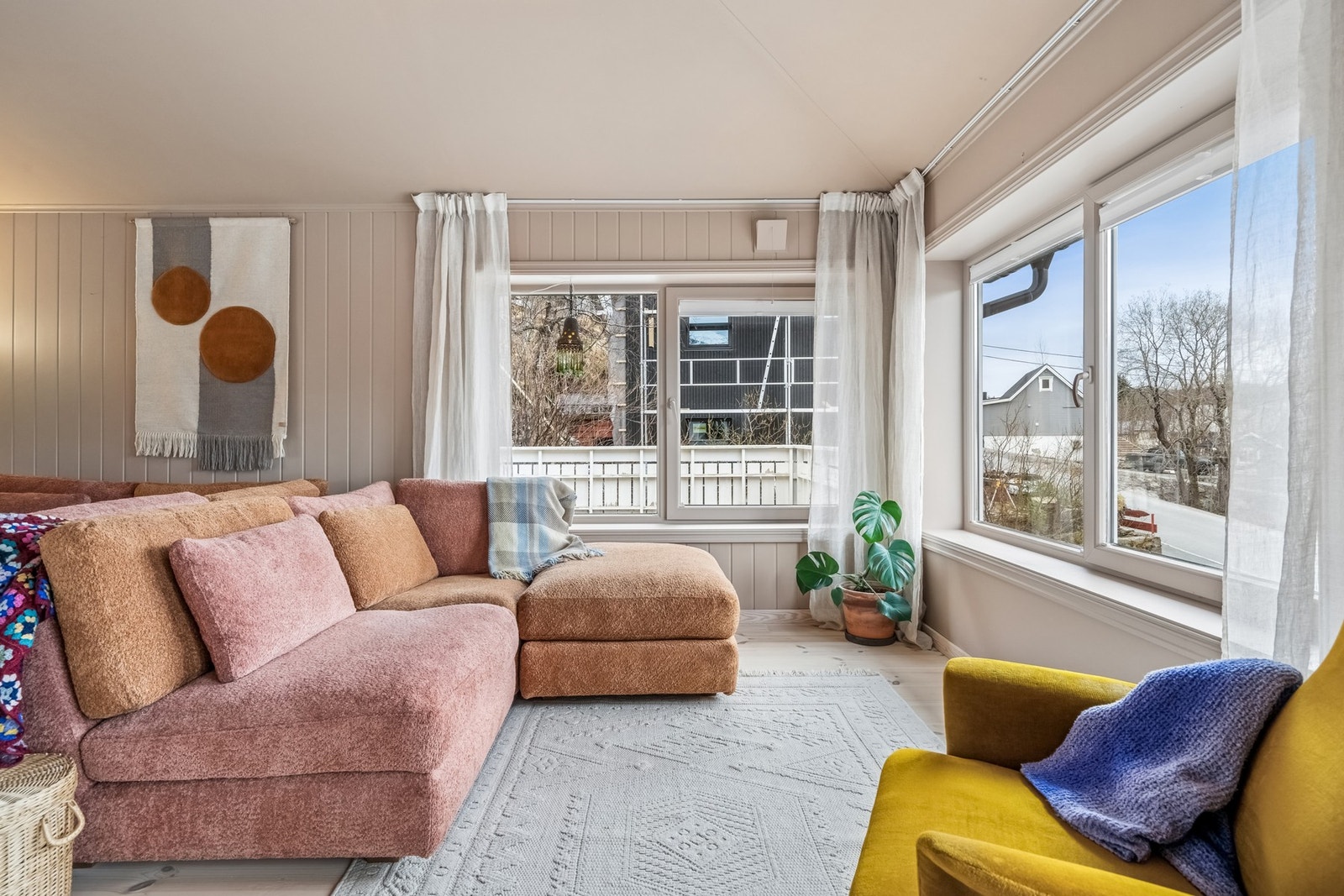 Rommet er av god størrelse med plass til hele familien. Galleribilde