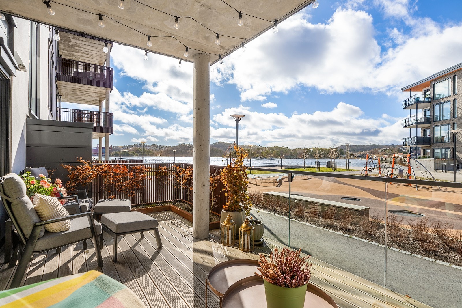 Velkommen til Lumber brygge 40! Leiligheten er presentert av Simon Aarhus v/Aktiv eiendomsmegling avd. Kristiansand Galleribilde