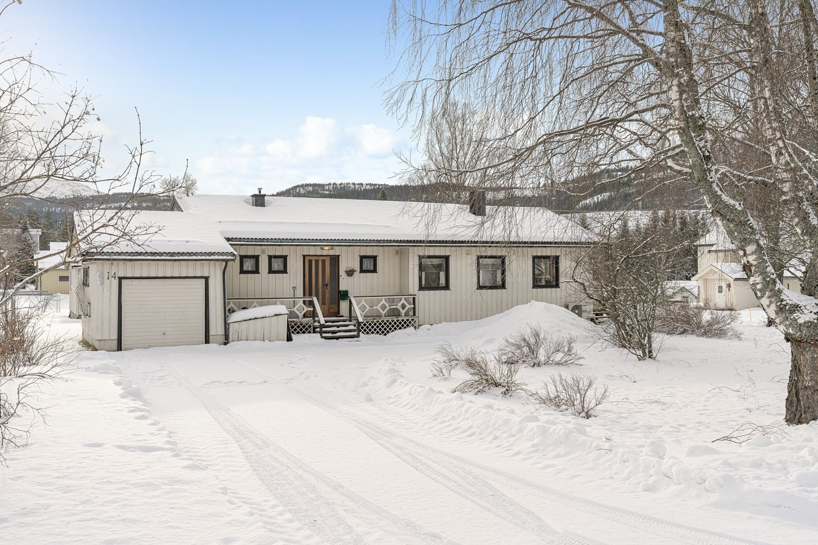 Boligen ligger i et svært familievennlig og attraktivt boligområde på Storås Galleribilde