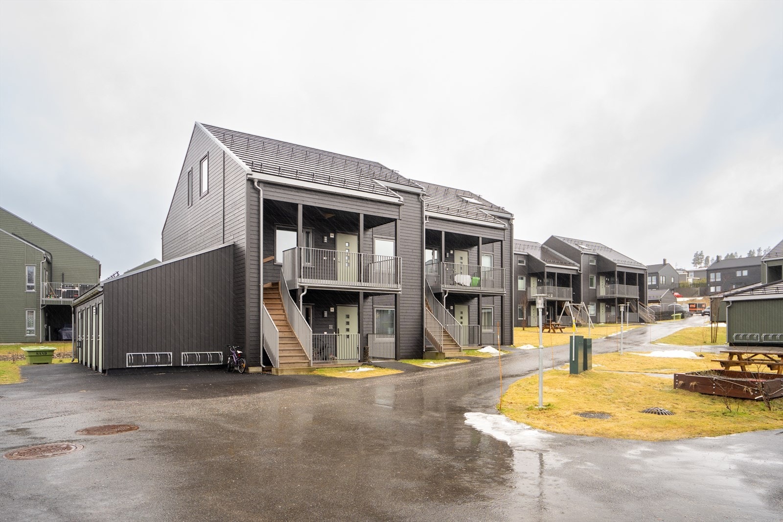 Topp moderne fasader og pent opparbeidede fellesarealer. Galleribilde