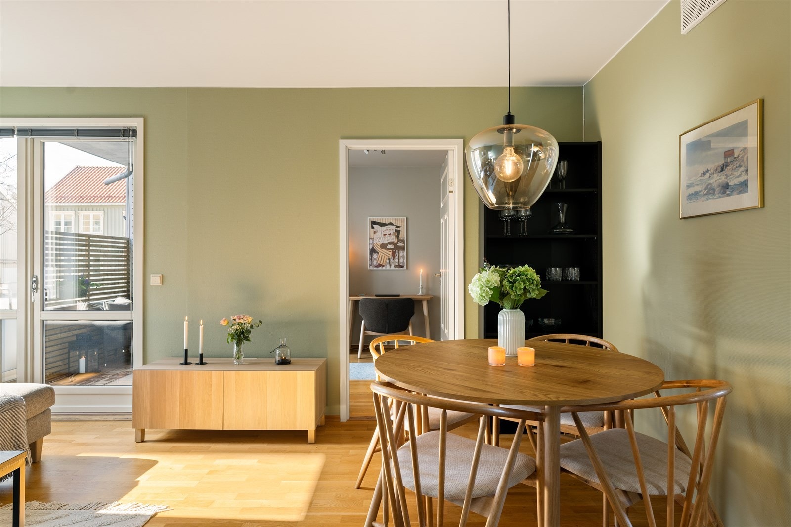 Leiligheten er del av et veletablert sameie fra 2004 med moderne fasiliteter og tekniske kvaliteter. Galleribilde