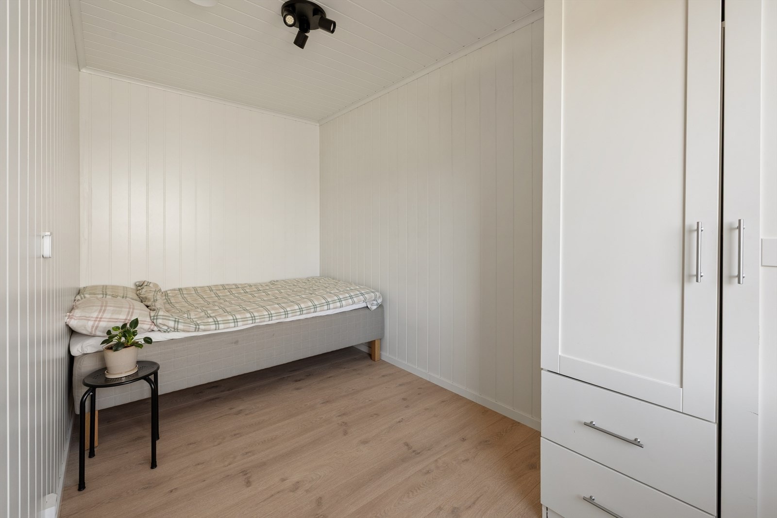 Soverom passer godt som barnerom, gjesterom eller kontor. Galleribilde