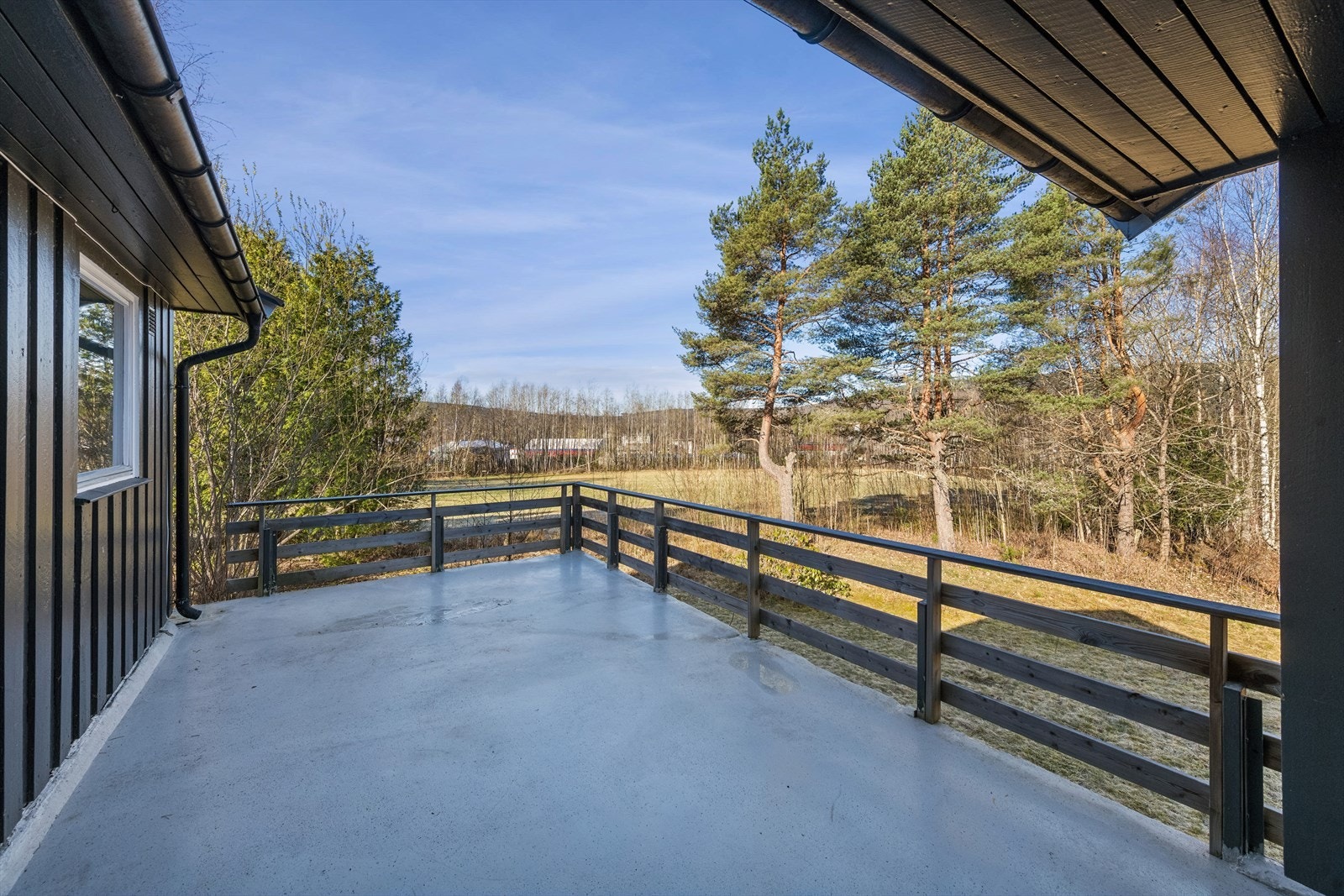 Uteplassen er skjermet og uten innsyn. Galleribilde