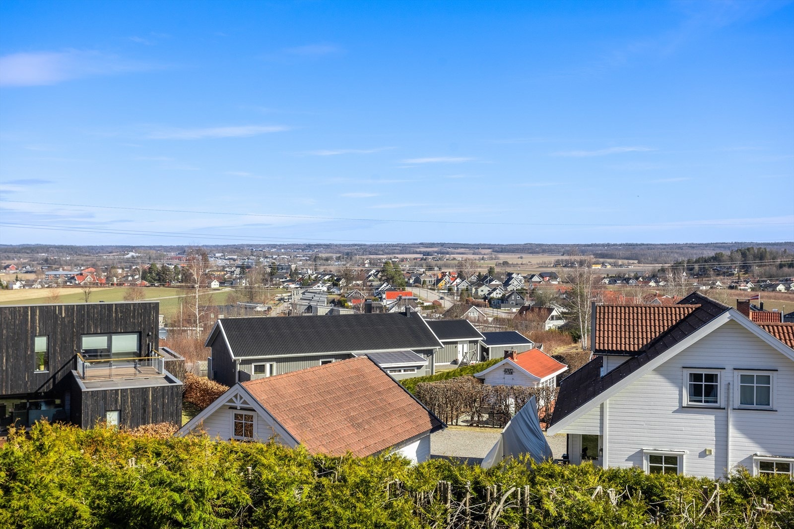 Utsikt fra tomten Galleribilde
