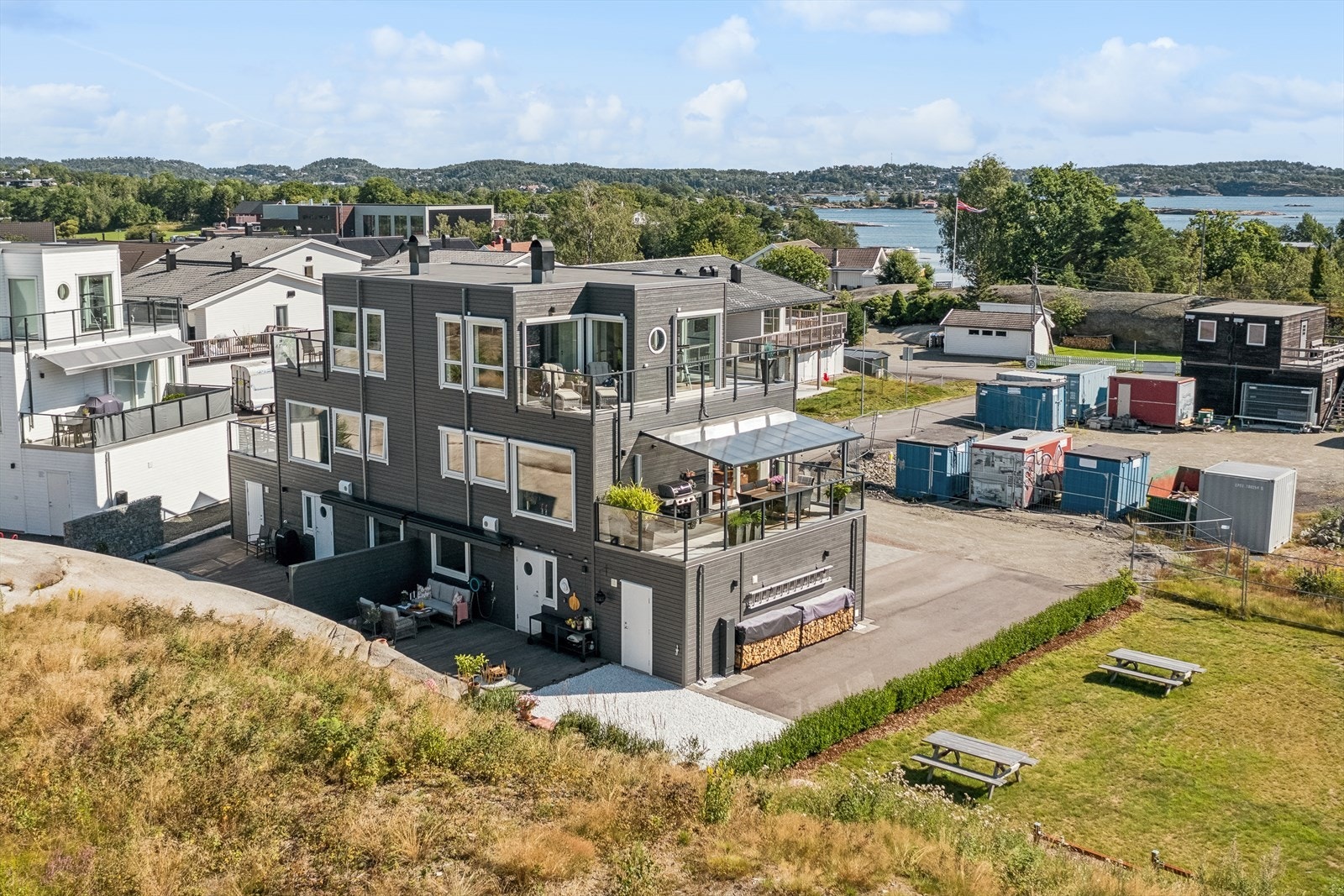 Eiendomsmegler Magnus Thorsrud i DNB Eiendom ønsker velkommen til denne flotte boligen i Berganskauen 21. Galleribilde