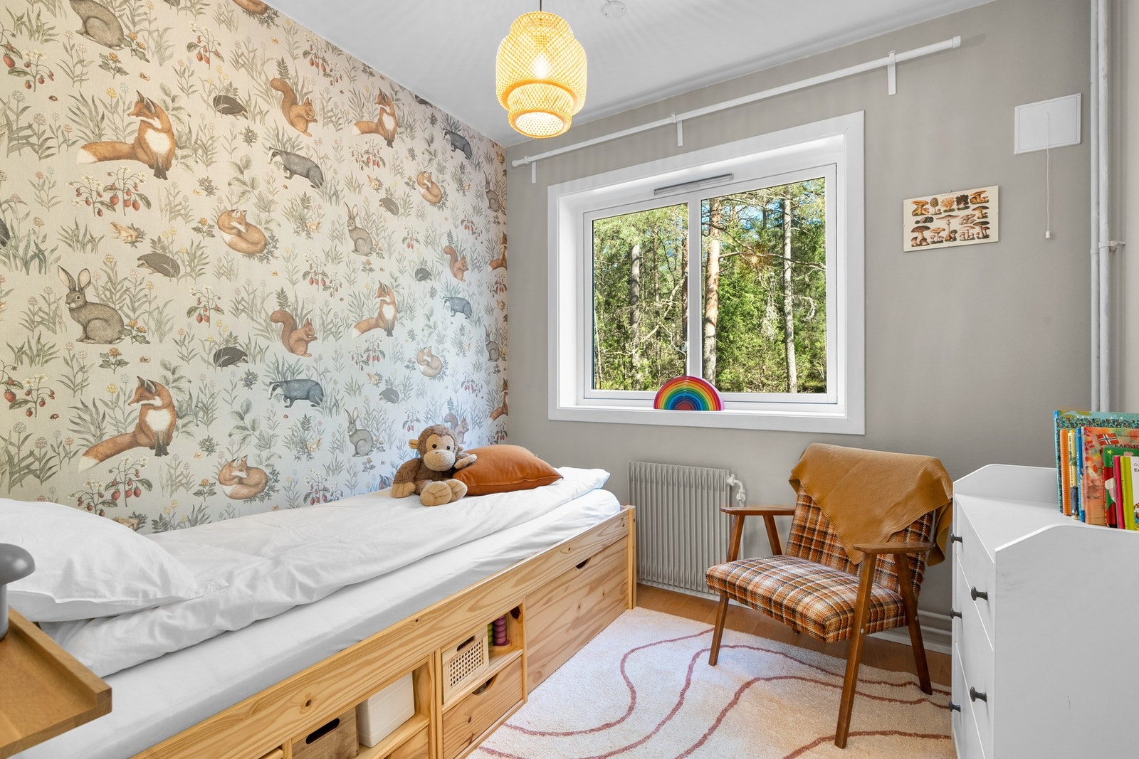 Soverom 2 har adkomst fra entréen, vendt mot rolige omgivelser. Galleribilde
