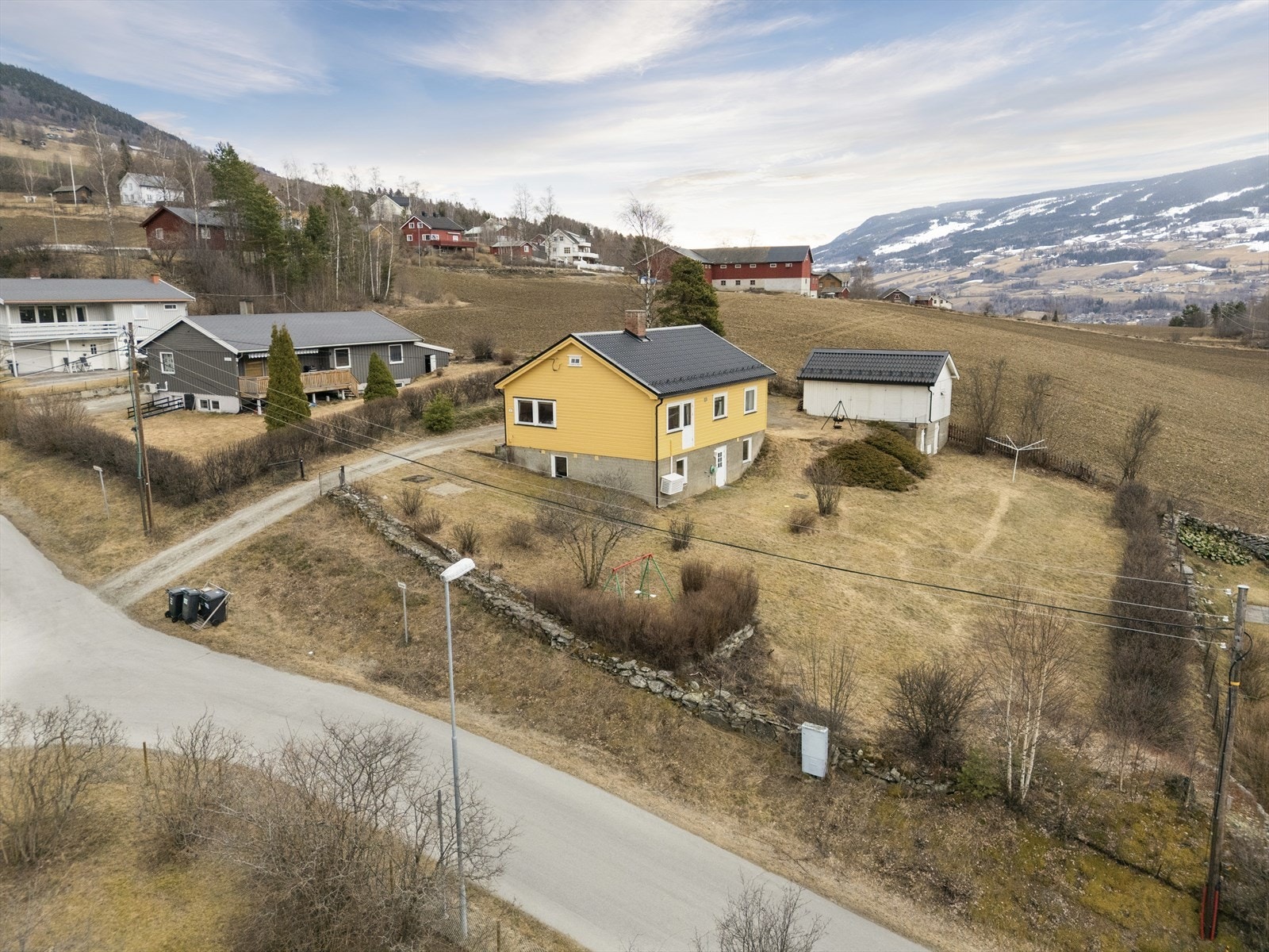 Boligen fra 1933 går over ett plan og kjeller. Galleribilde